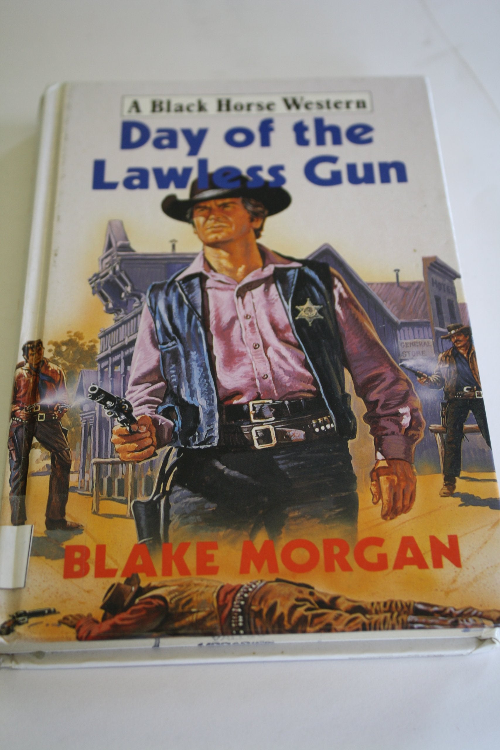 Day of the Lawless Gun (Black Horse Western) Action & Adventure