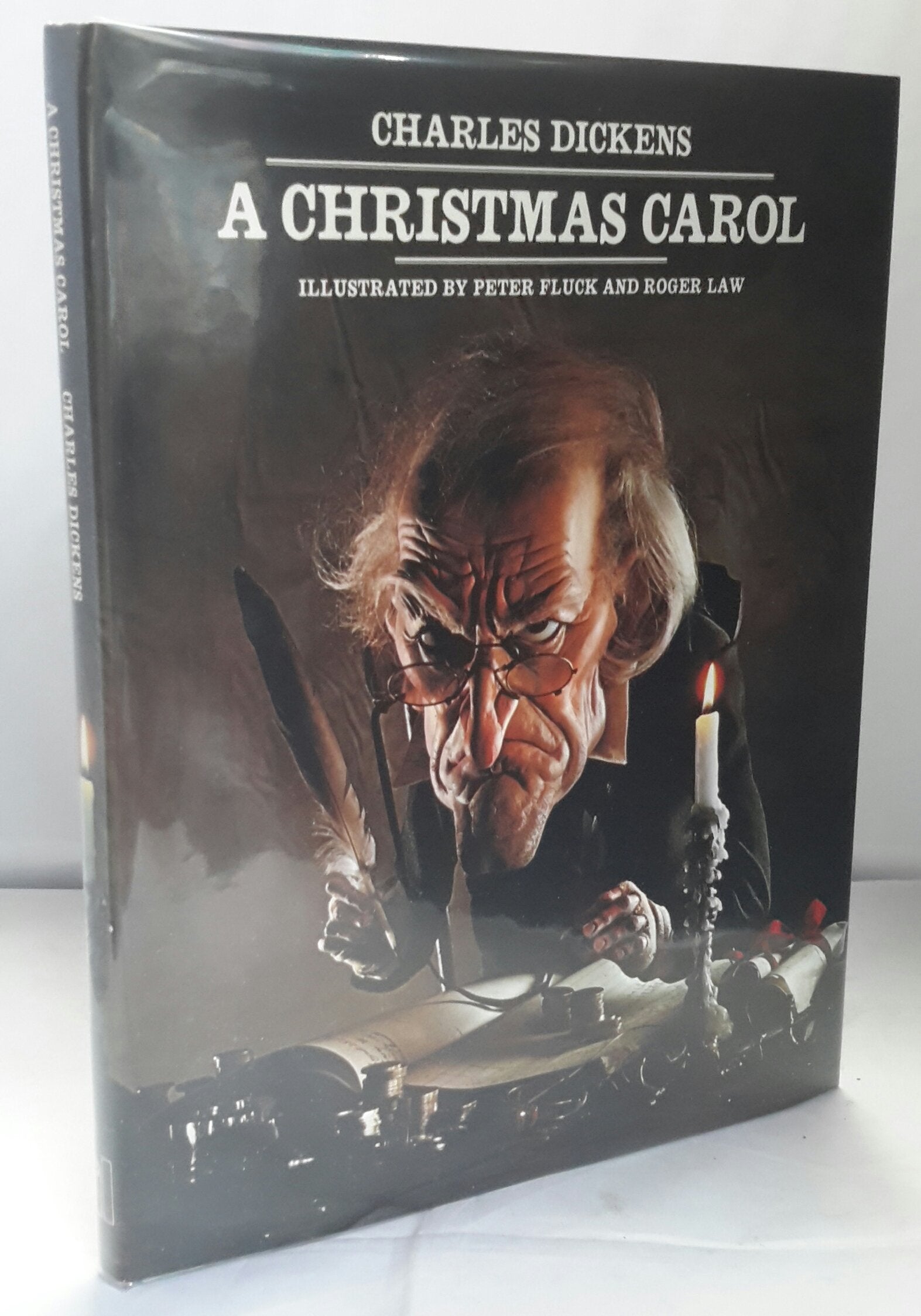 An Illustrated Edition of Charles Dickens' Christmas Carol Classics