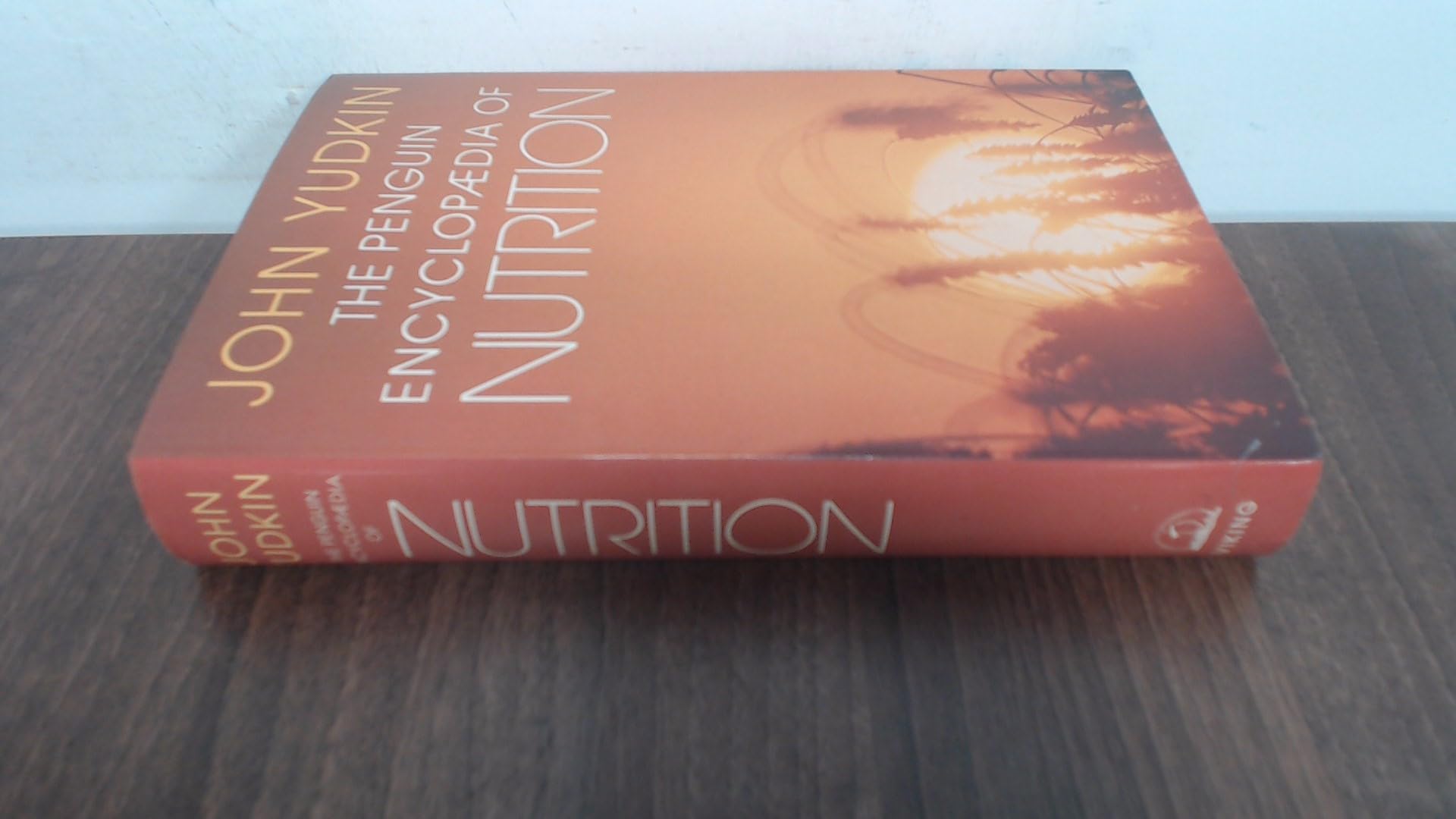 THE PENGUIN ENCYCLOPAEDIA OF NUTRITION. Books