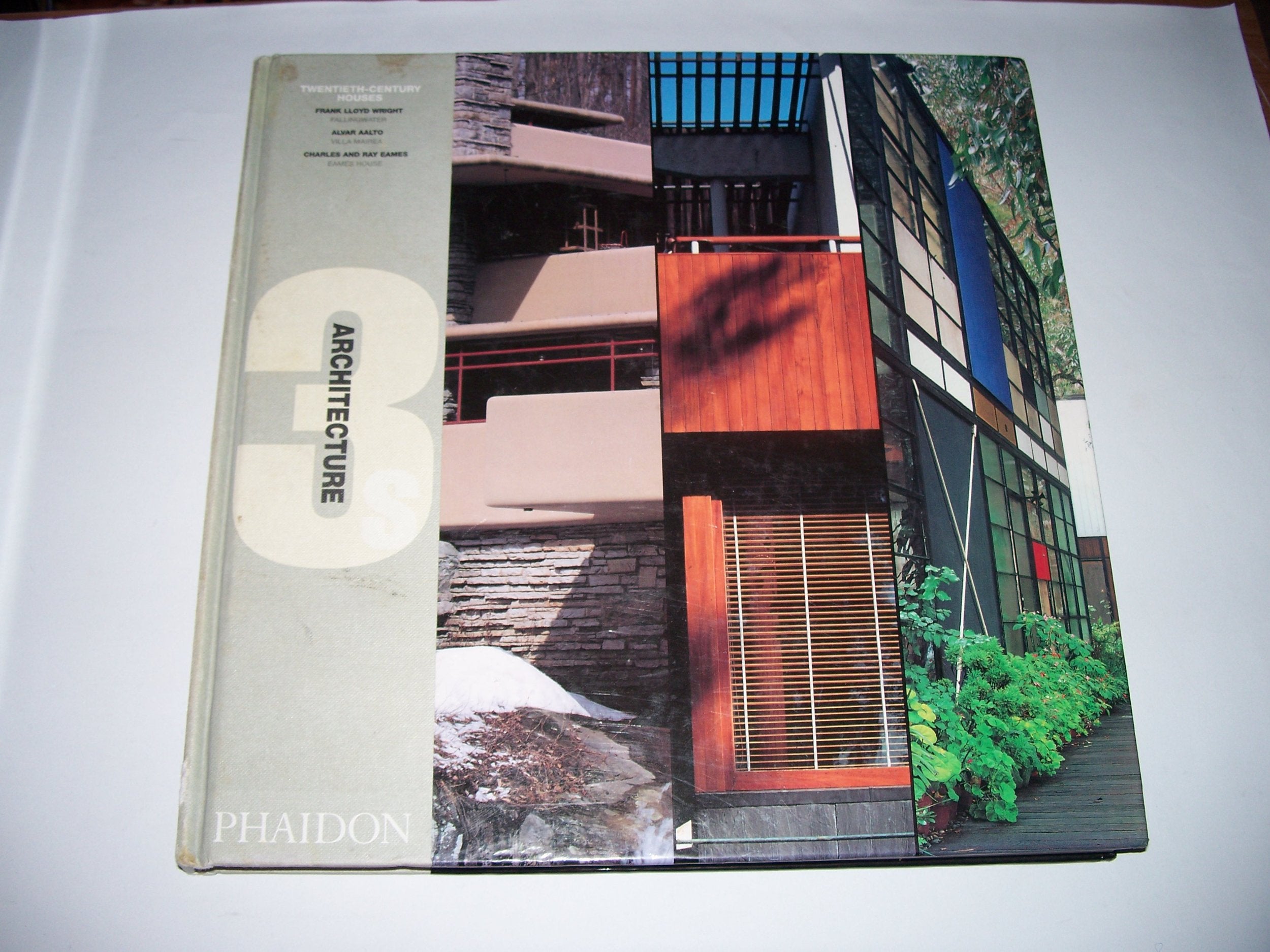 Twentieth-Century Houses: Frank Lloyd Wright, Fallingwater ; Alvar Aalto, Villa Mairea ; Charles and Ray Eames, Eames House: Fallingwater, Bear Pen, ... Palisades, California, 1949 (Architecture 3s) Architecture
