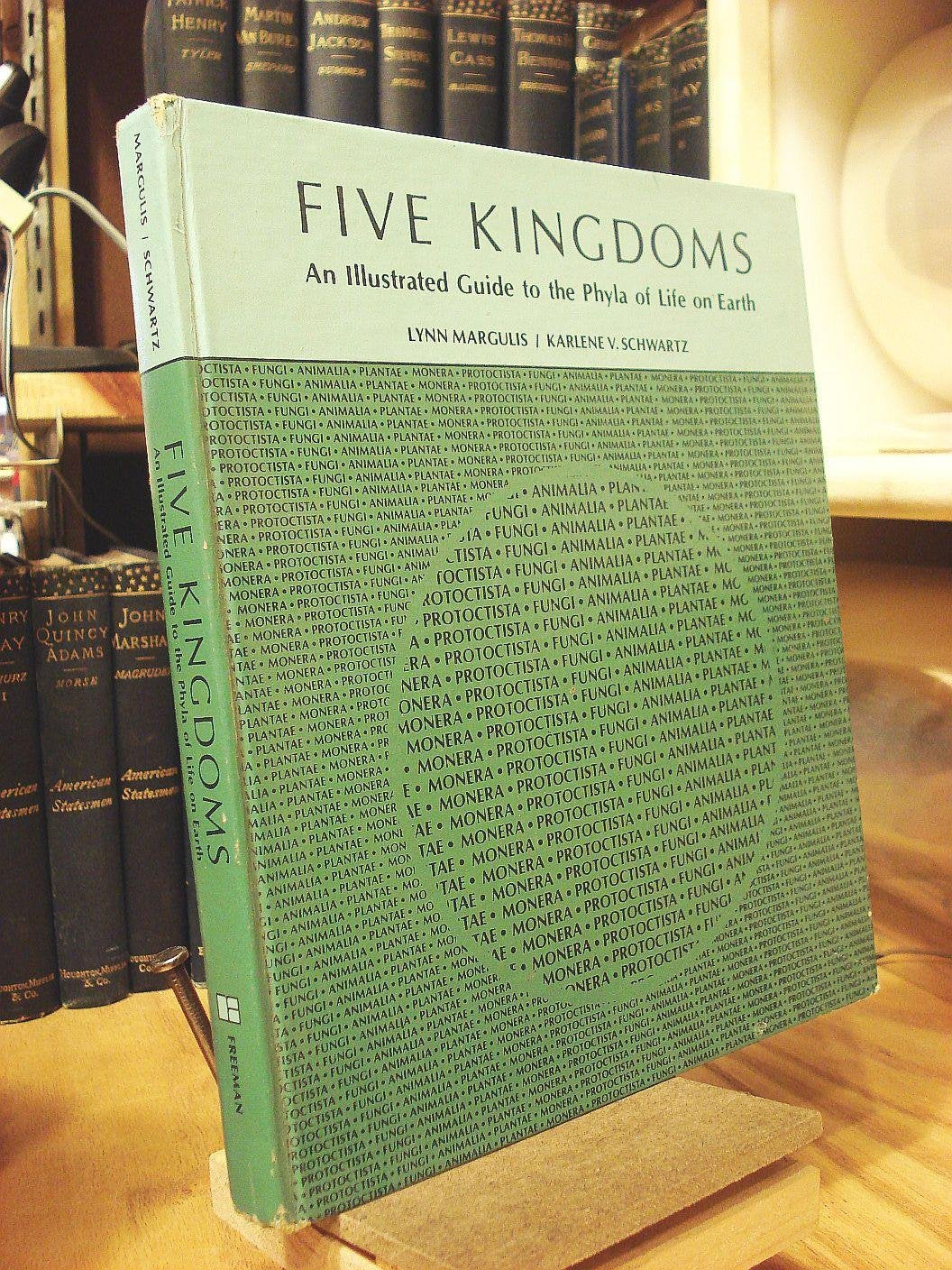 Five Kingdoms: Illustrated Guide to the Phyla of Life on Earth Natural Sciences