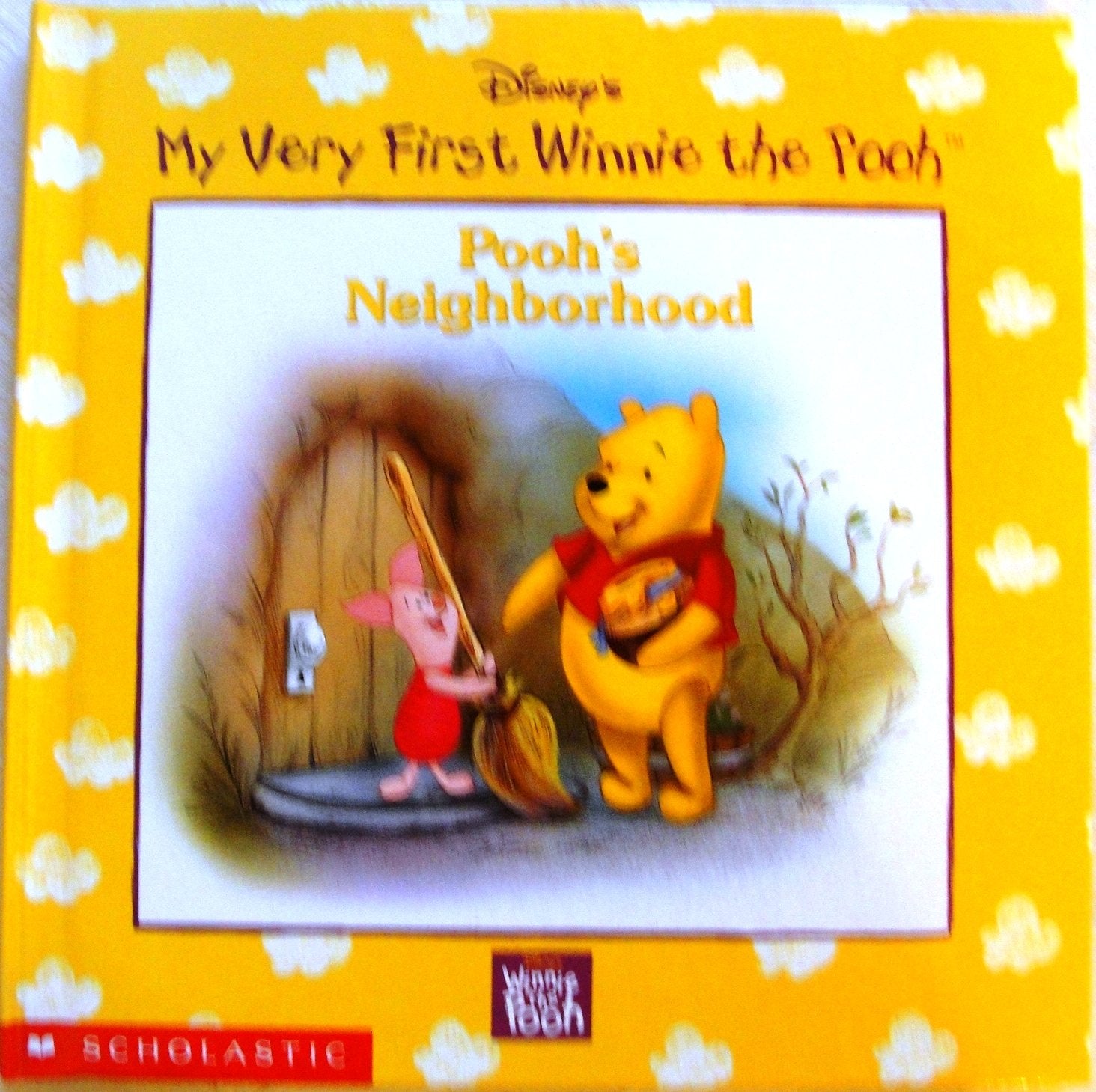POOH'S NEIGHBORHOOD (DISNEY'S MY VERY FIRST WINNIE THE POOH) Books