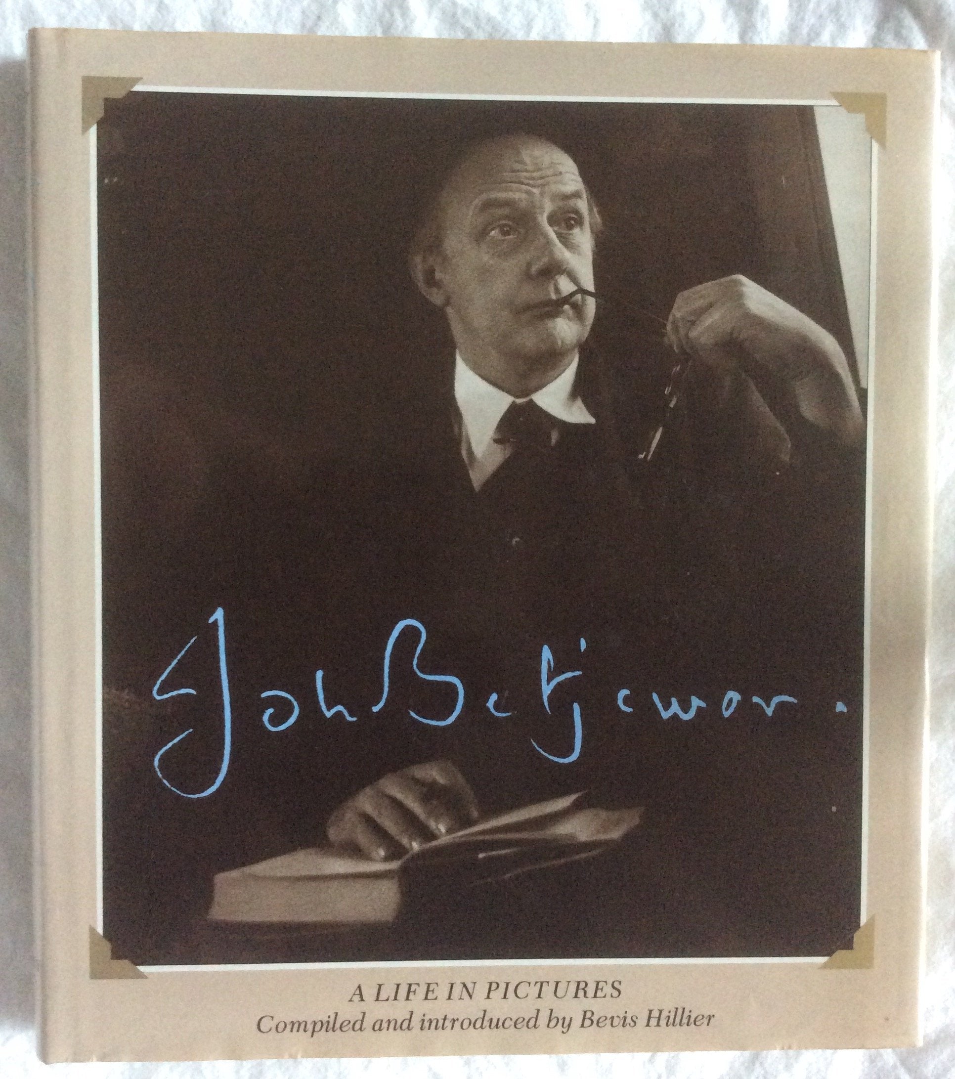 John Betjeman: A Life in Pictures book