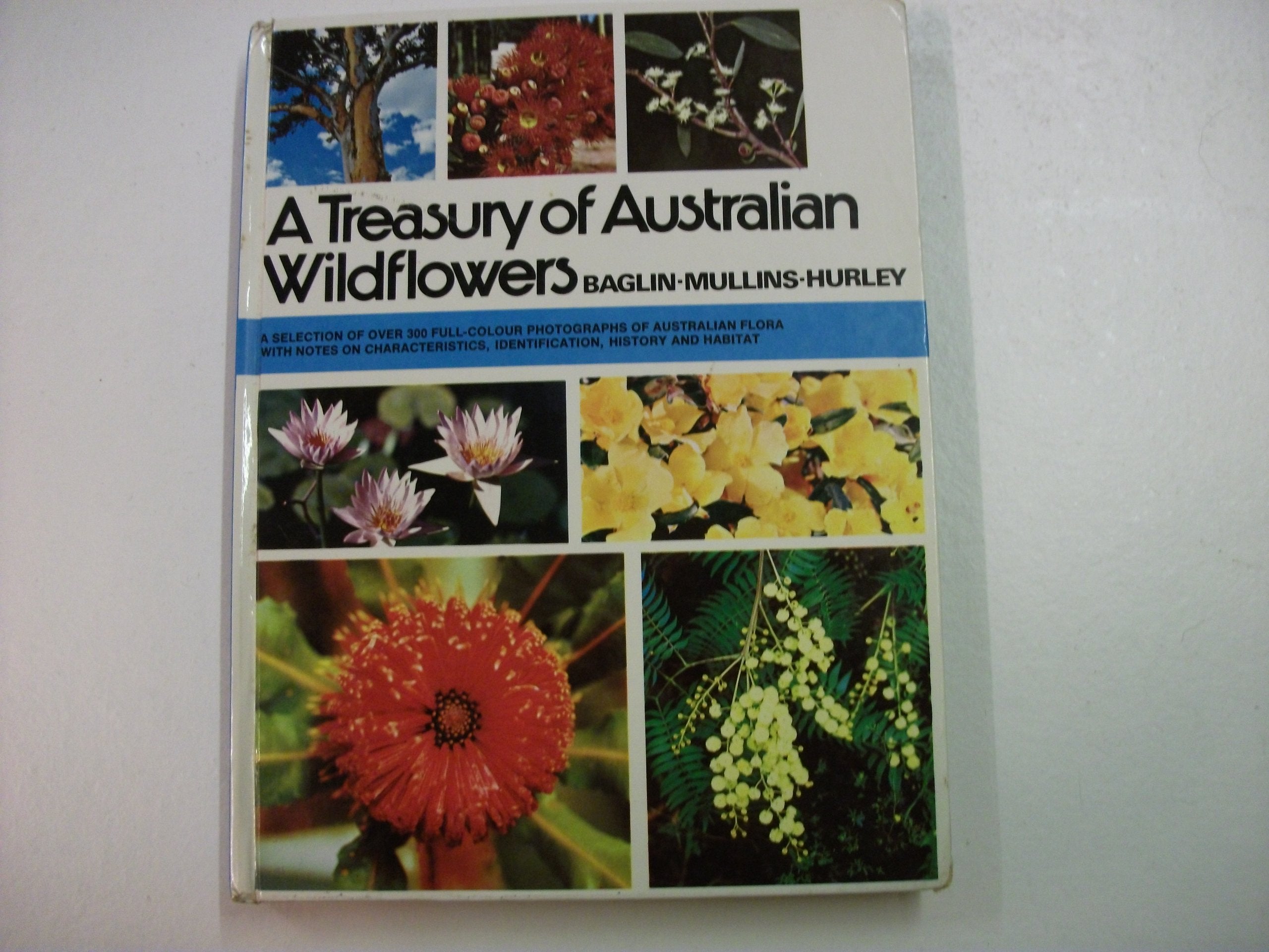 A TREASURY OF AUSTRALIAN WILDFLOWERS Books