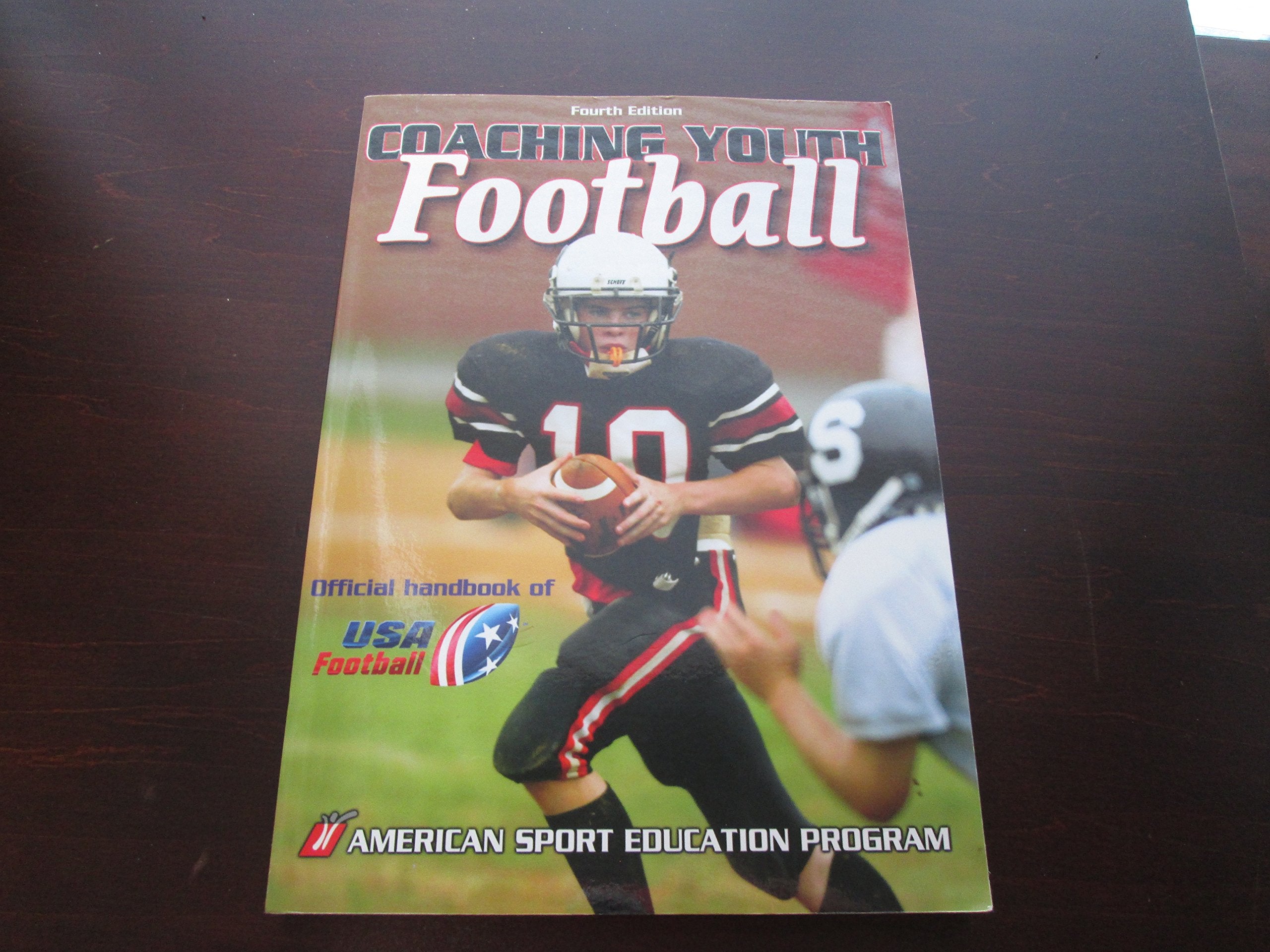 Coaching Youth Football (Coaching Youth Sports Series) Leisure & Fun