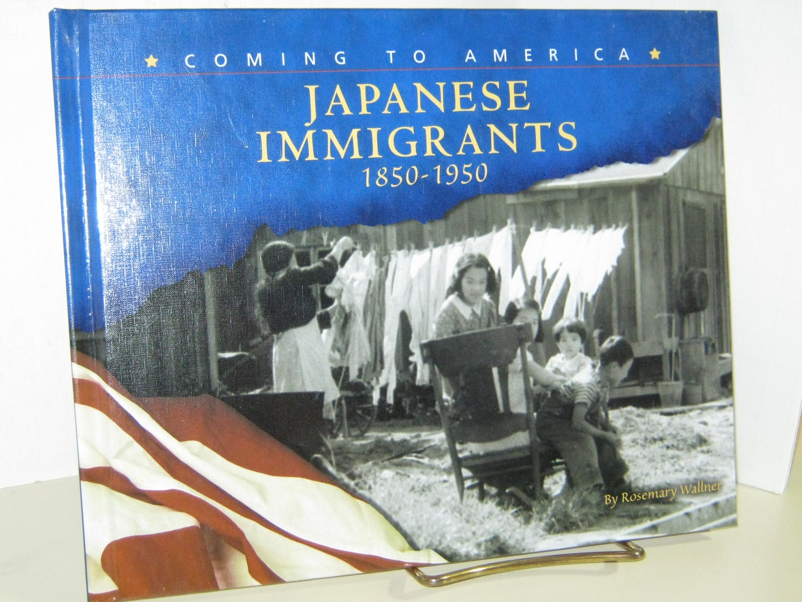 Japanese Immigrants, 1850-1950 (Blue Earth Books: Coming to America) Non-fiction