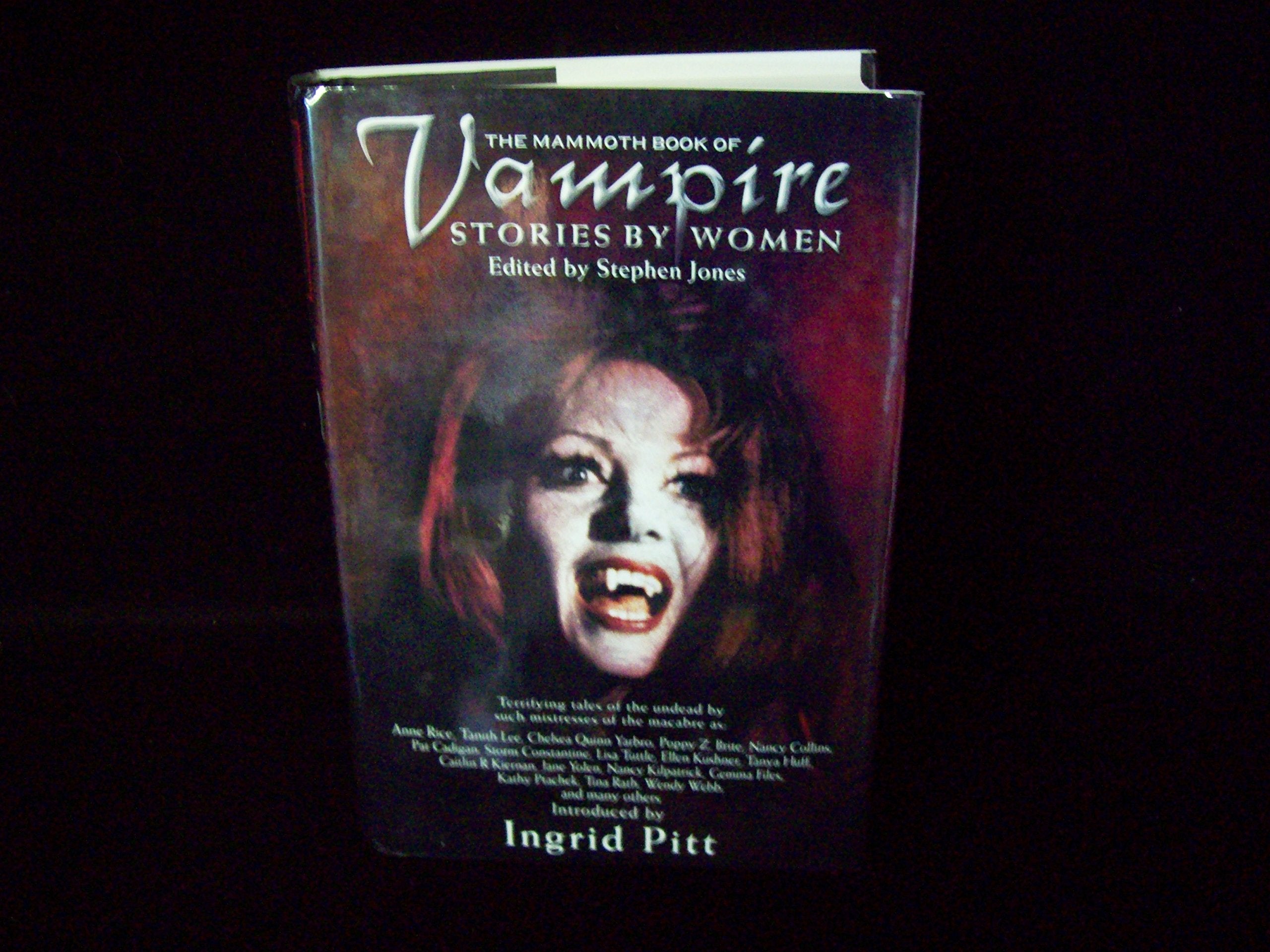 The Mammoth Book of Vampire Stories by Women Horror & Mystery