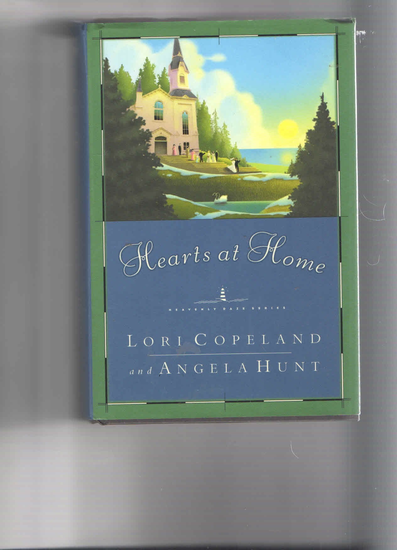 Hearts at Home, Large Print (Heavenly Daze Series) Books