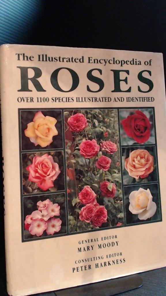 The Illustrated Encyclopedia of Roses Garden & Plants