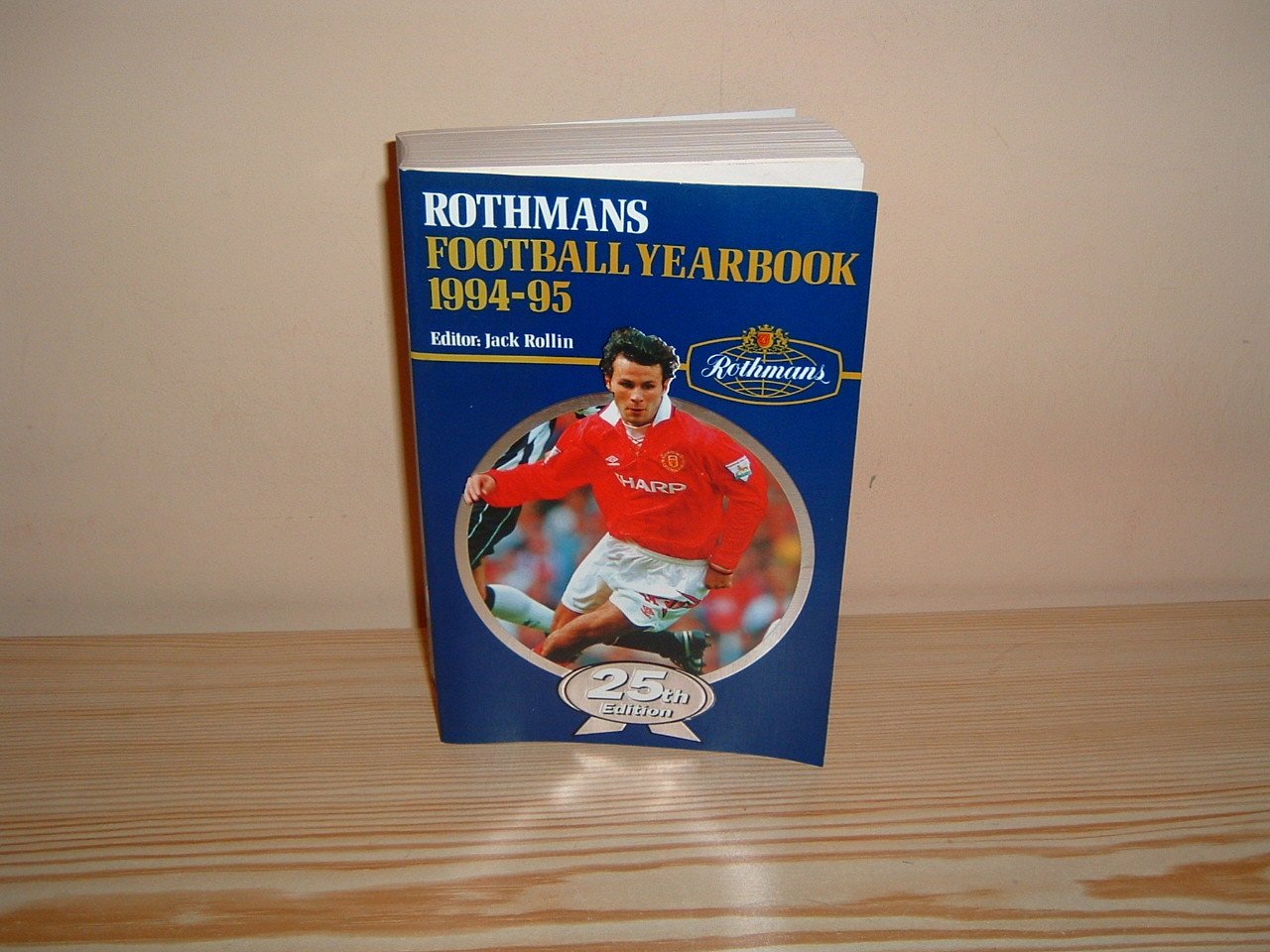Rothman's Football Year Book 1994-95 Reference Books