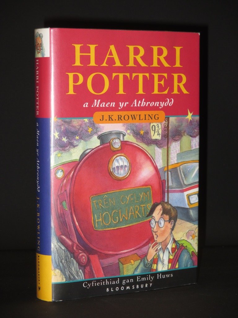 Harry Potter and the Philosopher's Stone: Harri Potter a maen yr Athronydd (Welsh) Fantasy & Sci-Fi