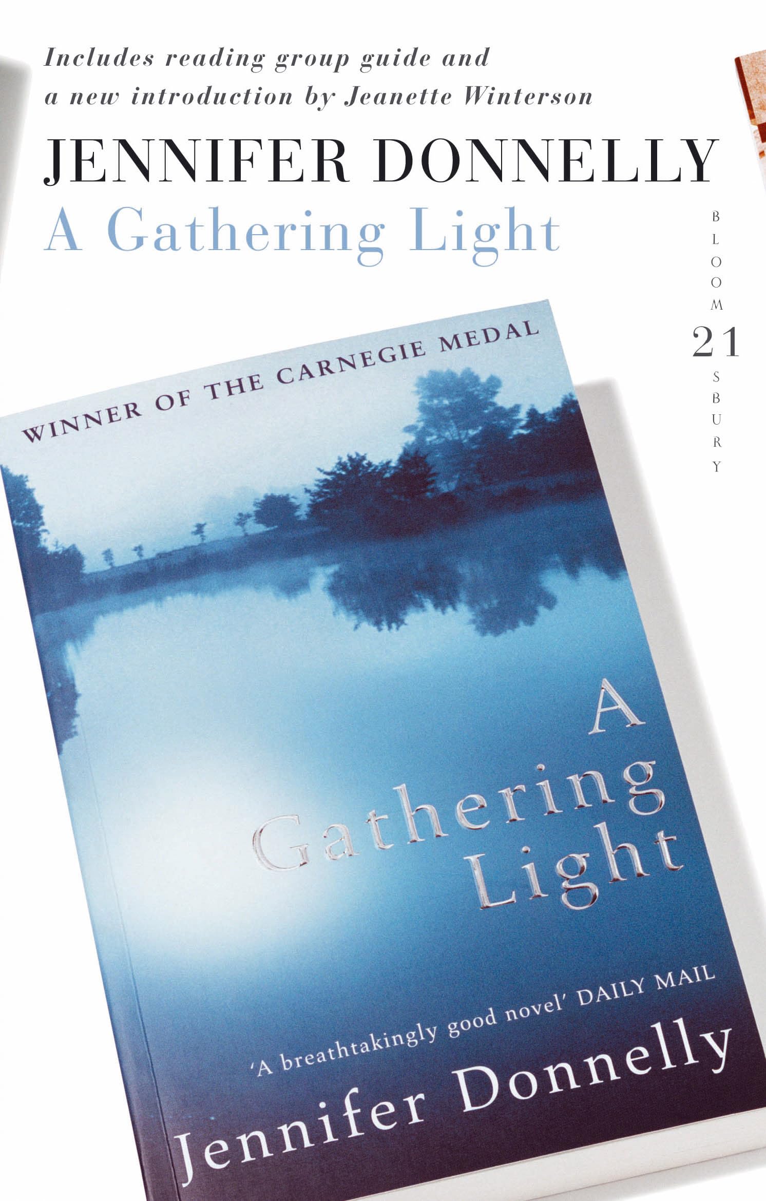 A Gathering Light: Includes reading group guide and a new introcuction by Jeanette Winterson Fiction