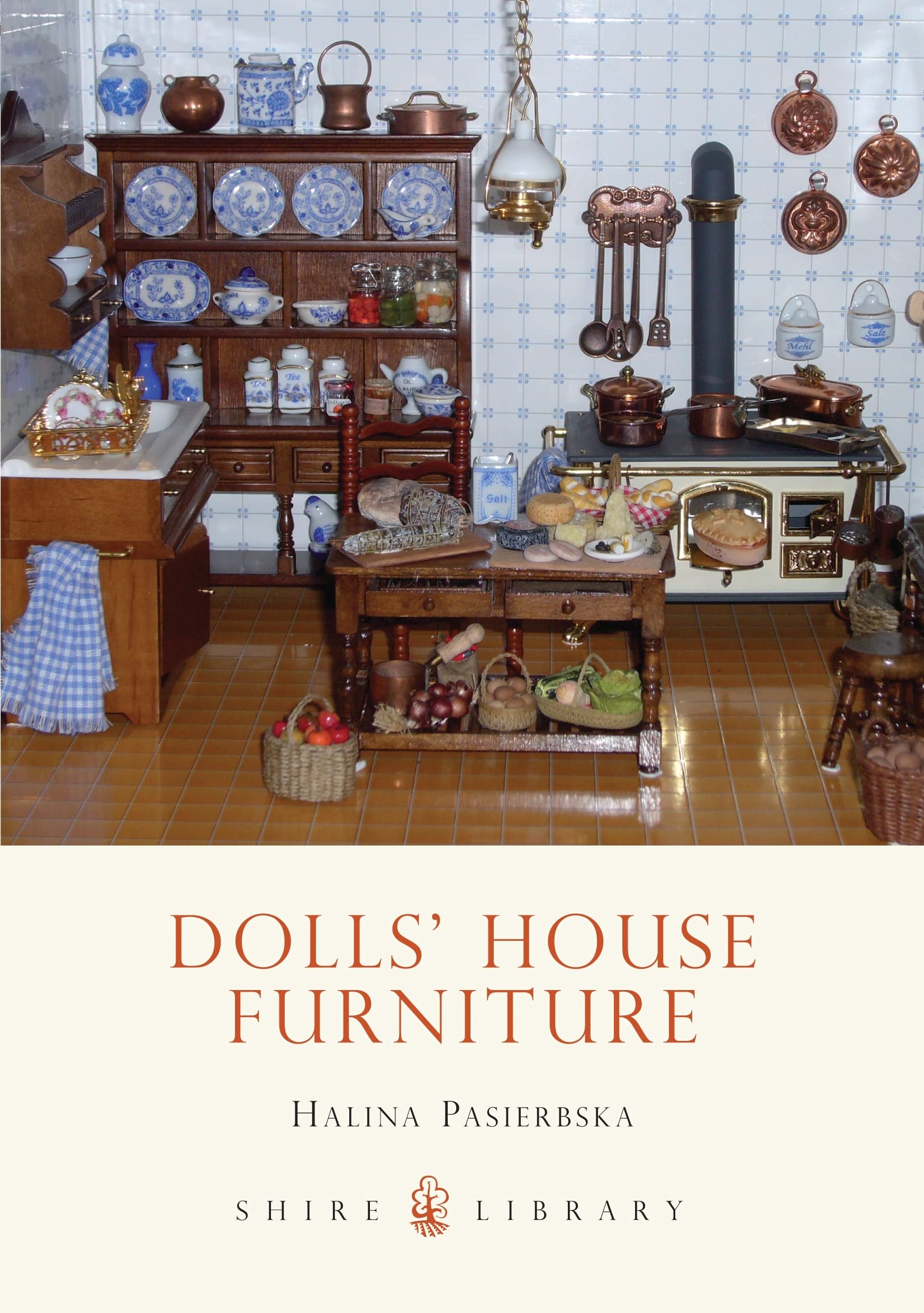 Dolls' House Furniture (Shire Library) Hobbies & Crafts