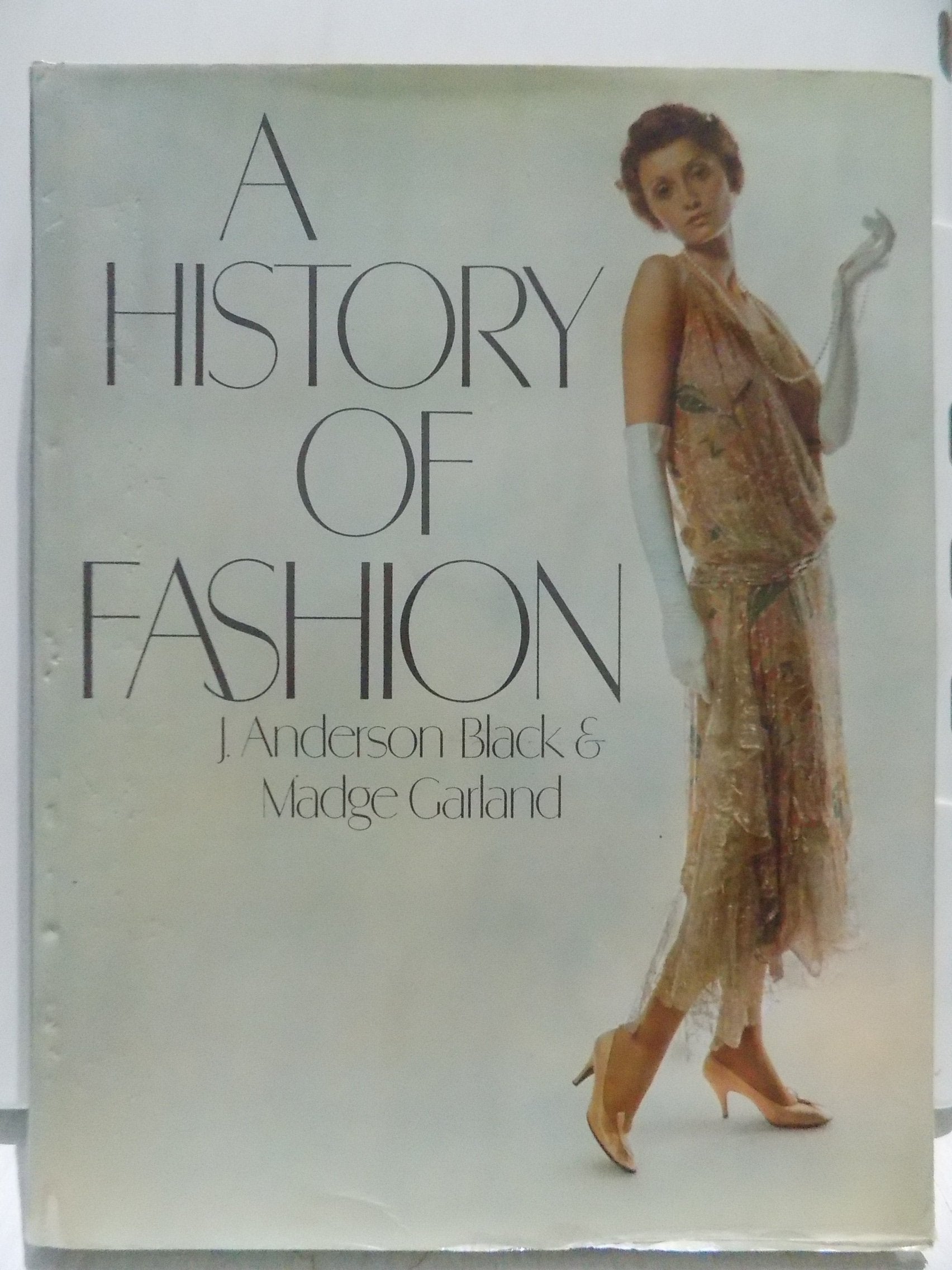 A History Of Fashion Books