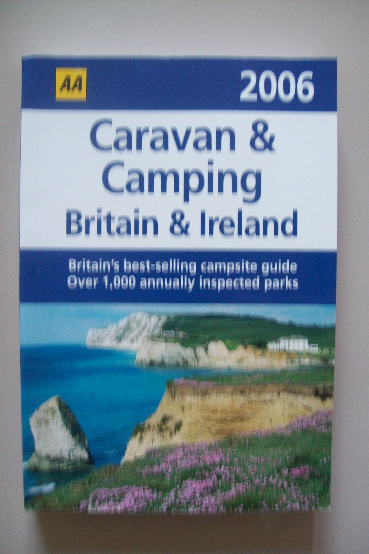 AA Caravan and Camping Britain and Ireland (AA Lifestyle Guides) Leisure, Home & Garden