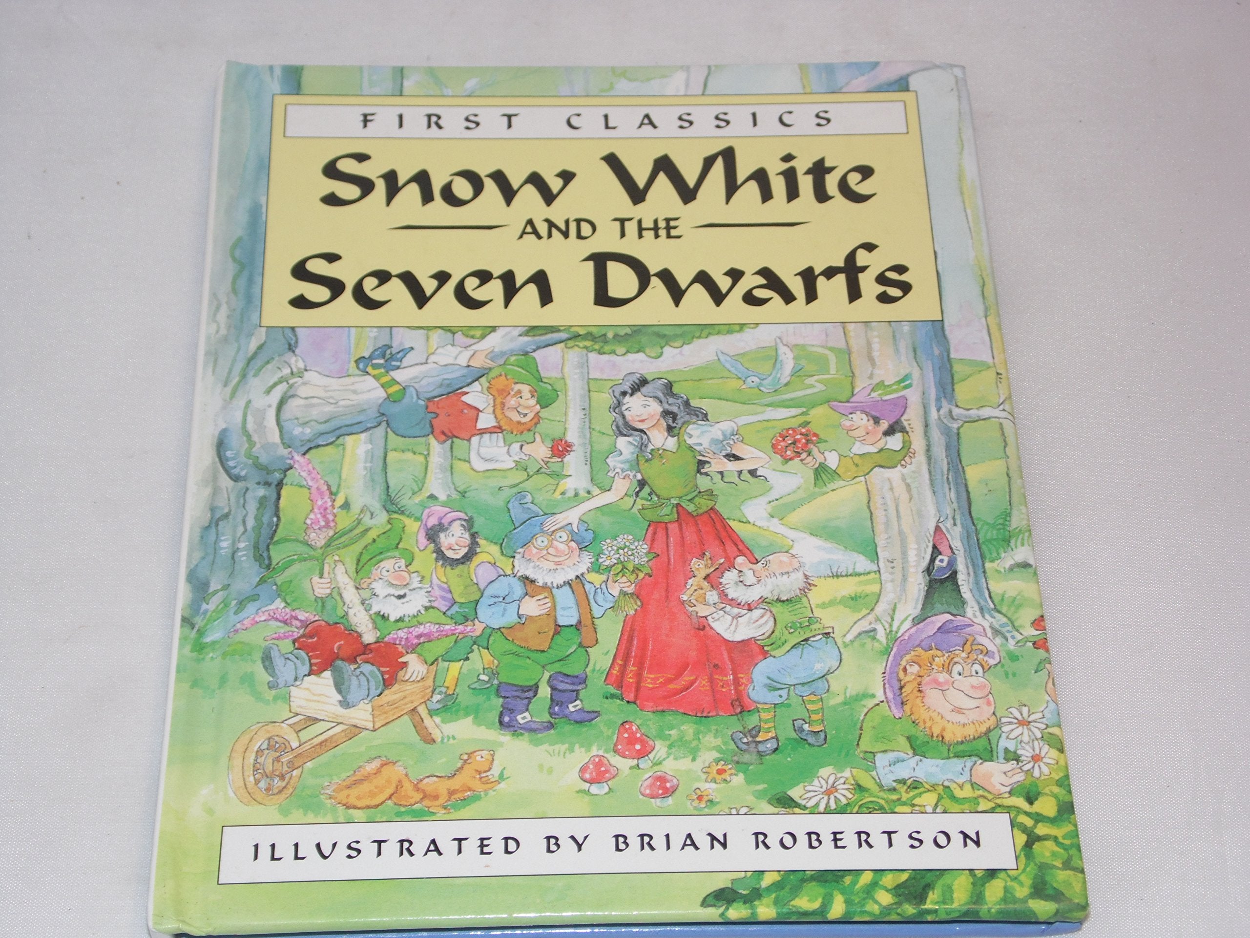 Snow White (First classic) Books