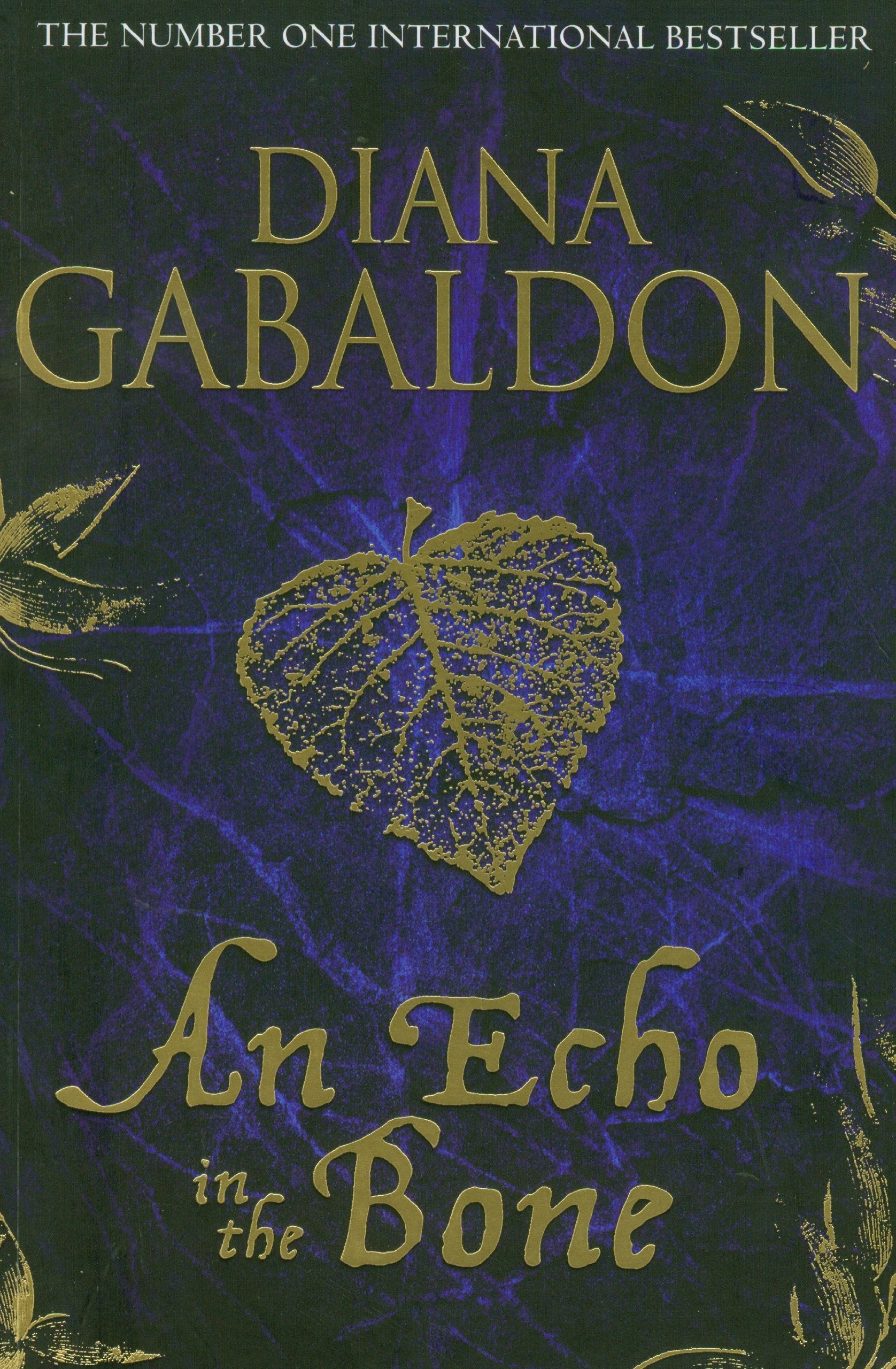 An Echo in the Bone: A Novel (Outlander) Historical Fiction
