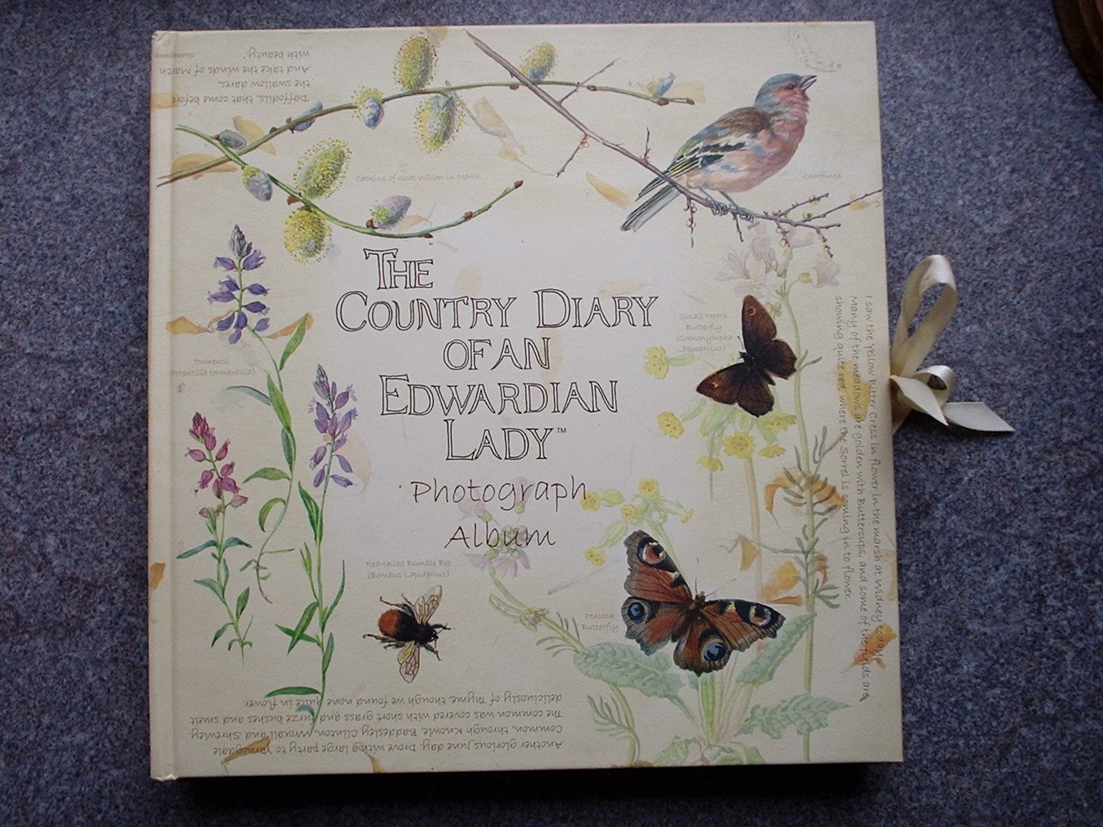 The Country Diary of an Edwardian Lady (Photograph Album) book