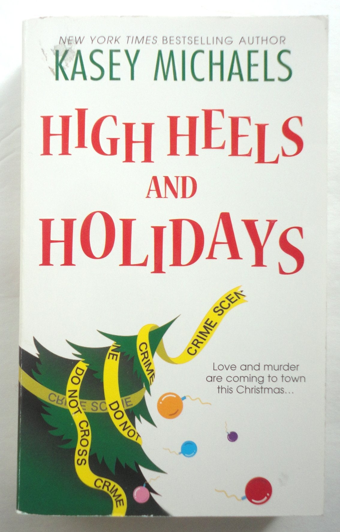 High Heels and Holidays (Maggie Kelly Mysteries) Contemporary literature