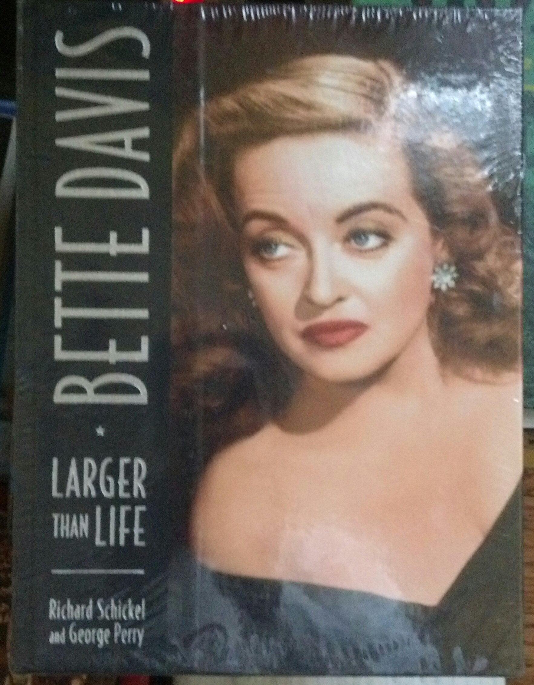 Product Image: Bette Davis: Larger than Life