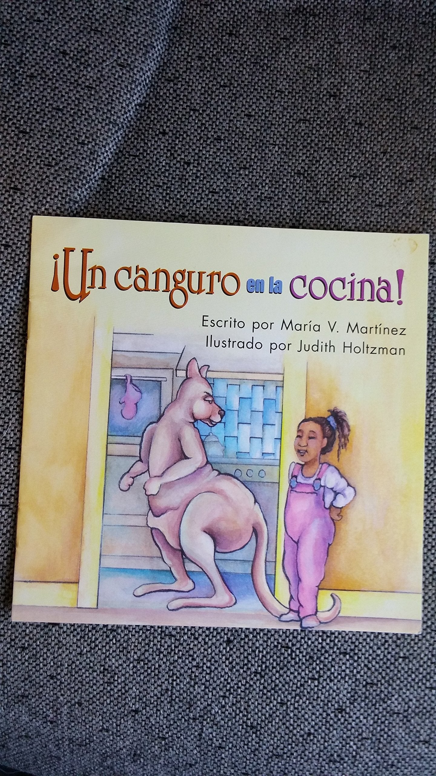Fonolibros, Stage 2, Book 2, Un Canguro En La Cocina, Single Copy Education & Training