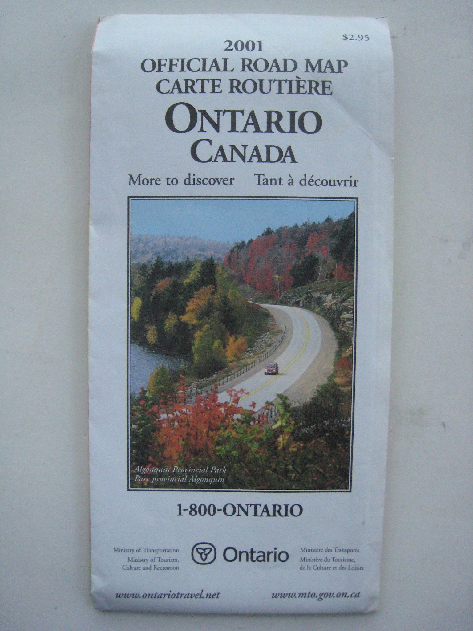 2001 Official Road Map Ontario Canada: More to Discover Books
