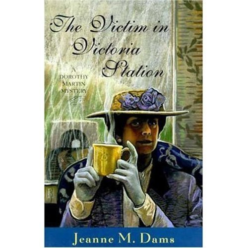 The Victim in Victoria Station: A Dorothy Martin Mystery (Thorndike Press Large Print Senior Lifestyles Series) Detective & CSI