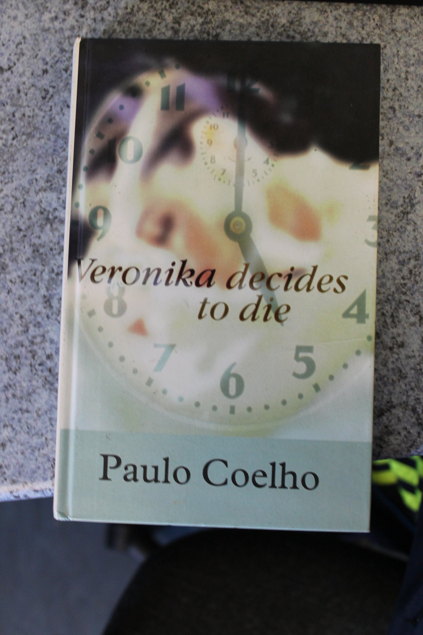 Veronika Decides to Die (Thorndike Large Print General Series) Suspense & Thrillers