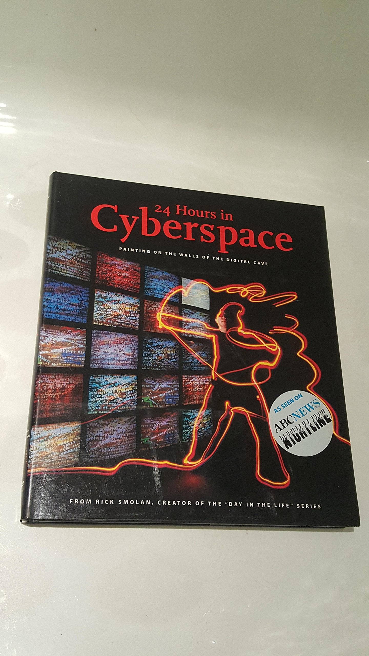 24 Hours in Cyberspace: Photographed on One Day by 150 of the World's Leading Photojournalists (Day in the Life S.) Computer Science