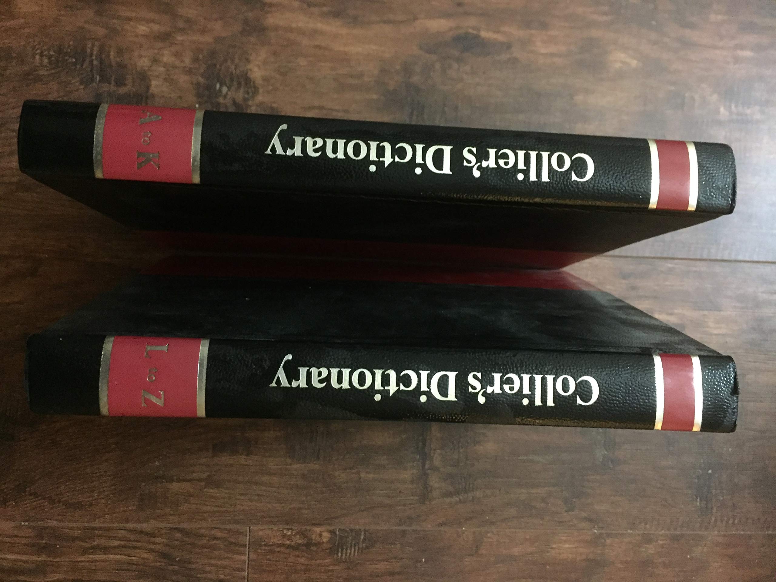 Edition Complète avec Texte Sanskrit Original, Translitération en Caractère romains, traduction mot à mot, Traduction Littéraire et Explications. book