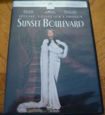 Sunset Boulevard - Collector's (REGION 1) (NTSC) book