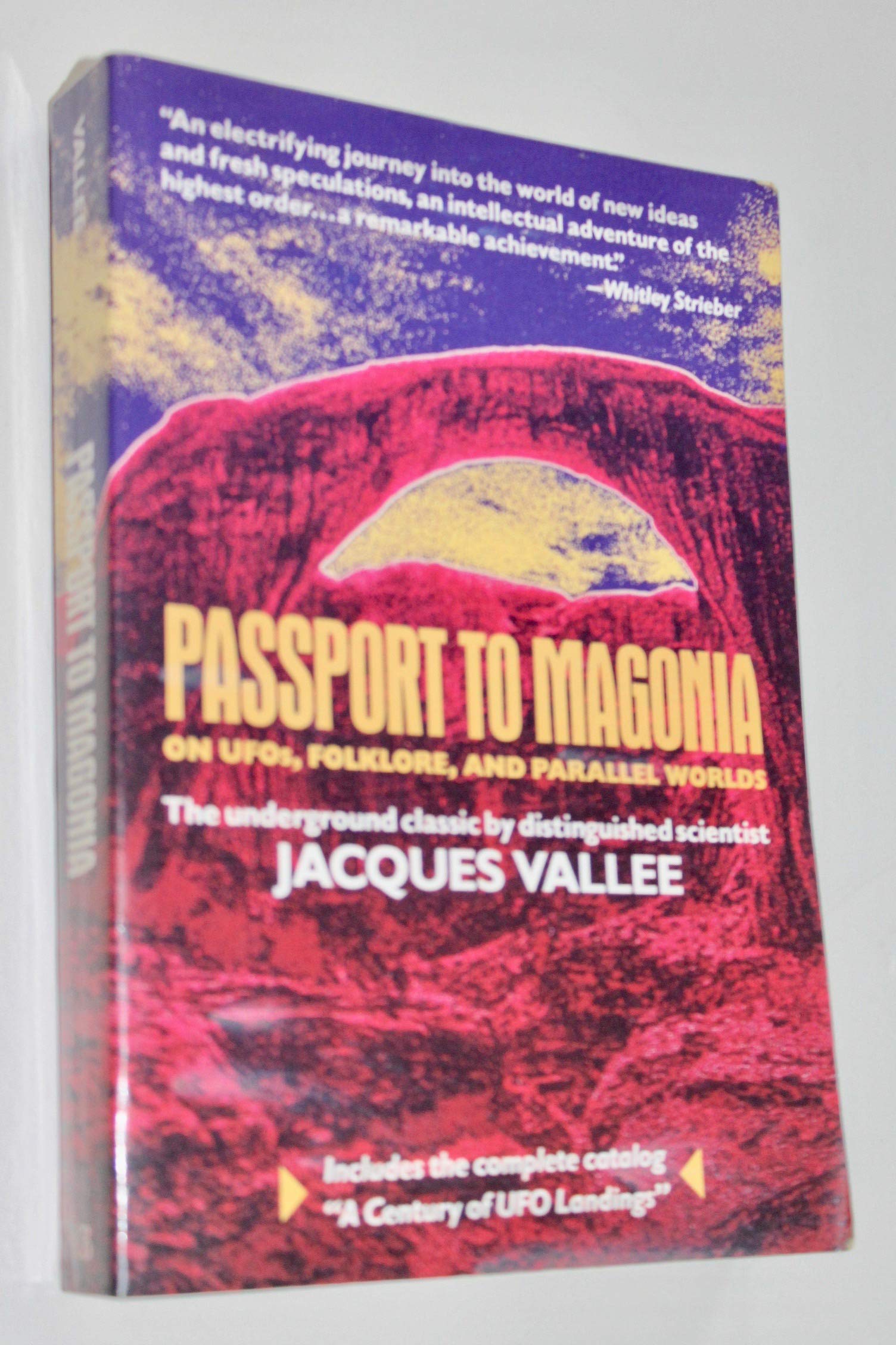 Passport to Magonia: On Ufos, Folklore, and Parallel Worlds Religion & Esotericism