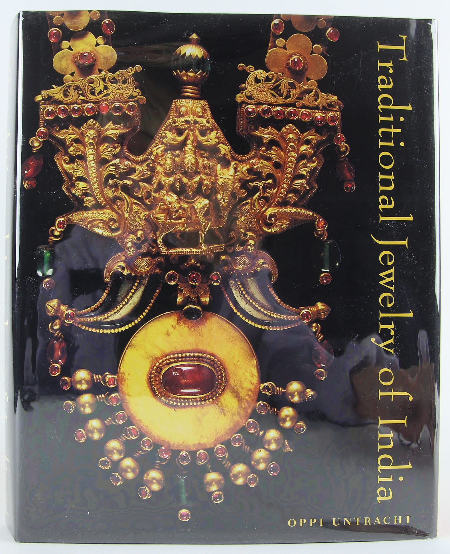 Traditional Jewelry of India book