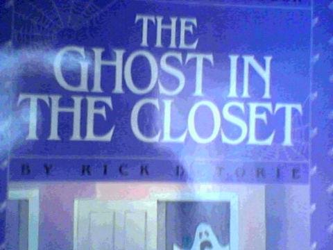Ghost in the Closet (Haunted House) Books