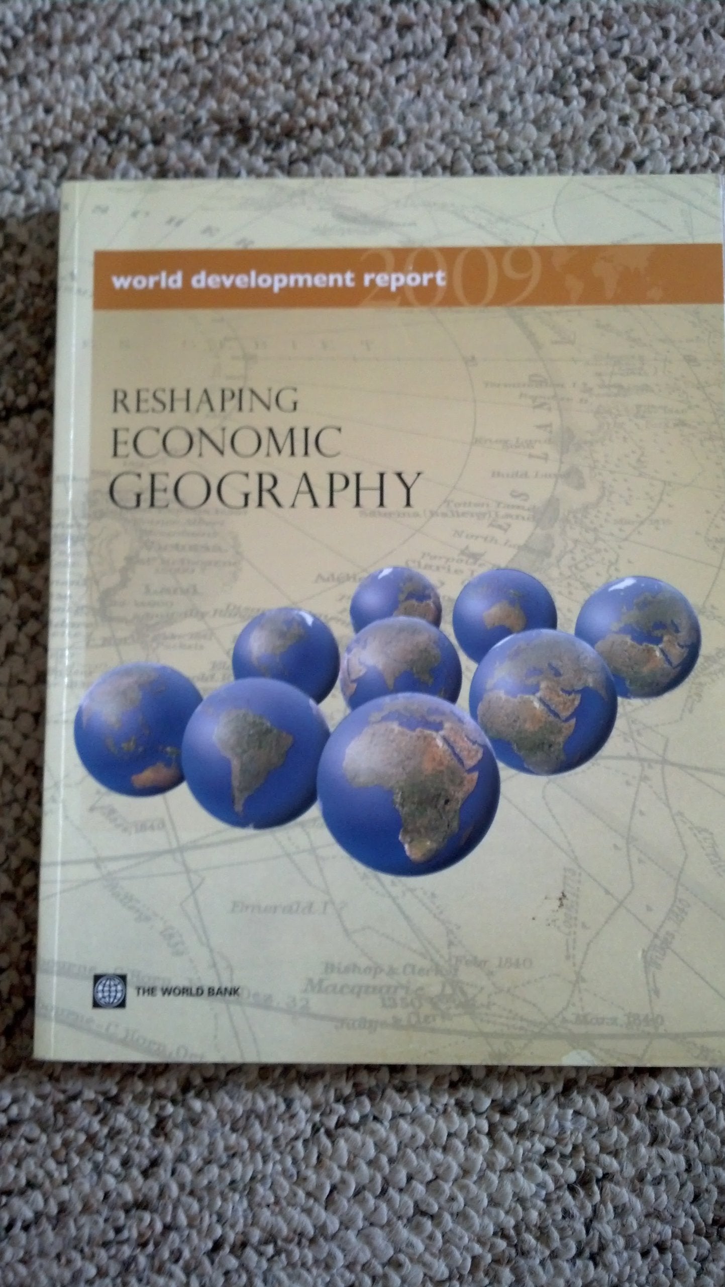 World Development Report 2009: Reshaping Economic Geography Social Sciences