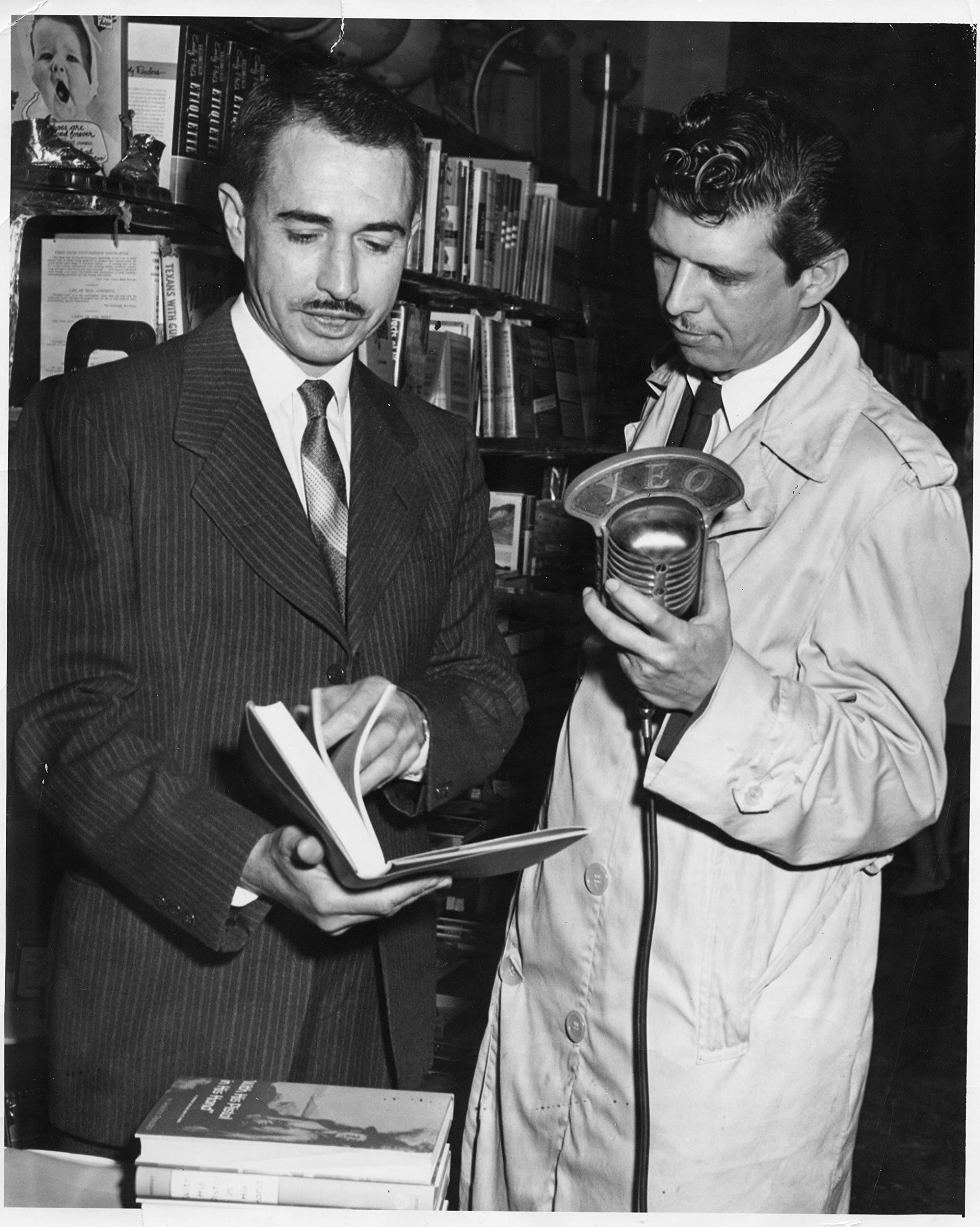 The Borderlands of Culture: Americo Paredes and the Transnational Imaginary (New Americanists) Social Sciences