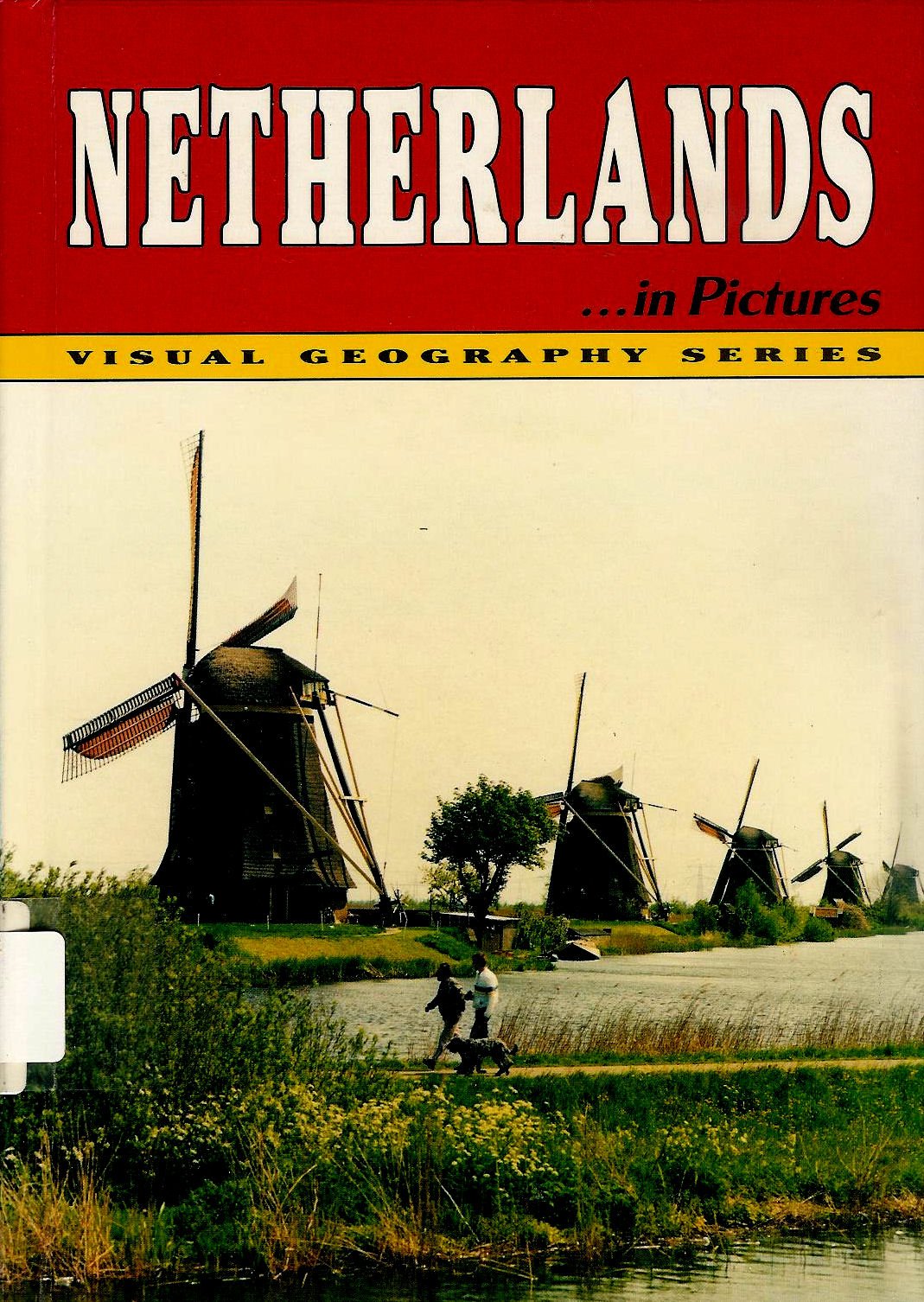 Netherlands in Pictures (Visual Geography Series) Education