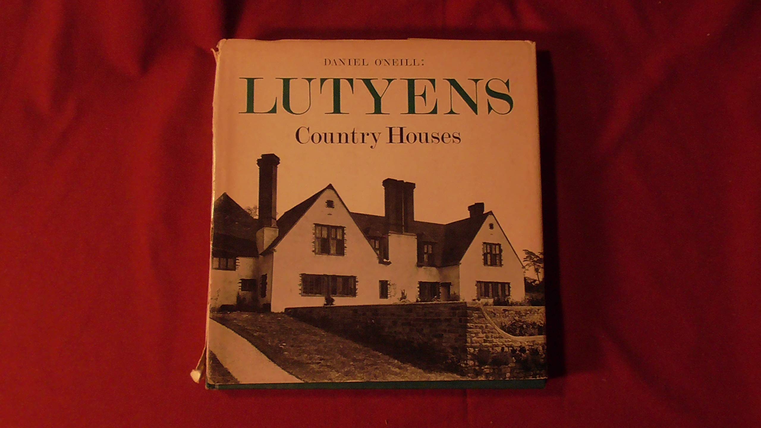 Sir Edwin Lutyens: Country houses Books