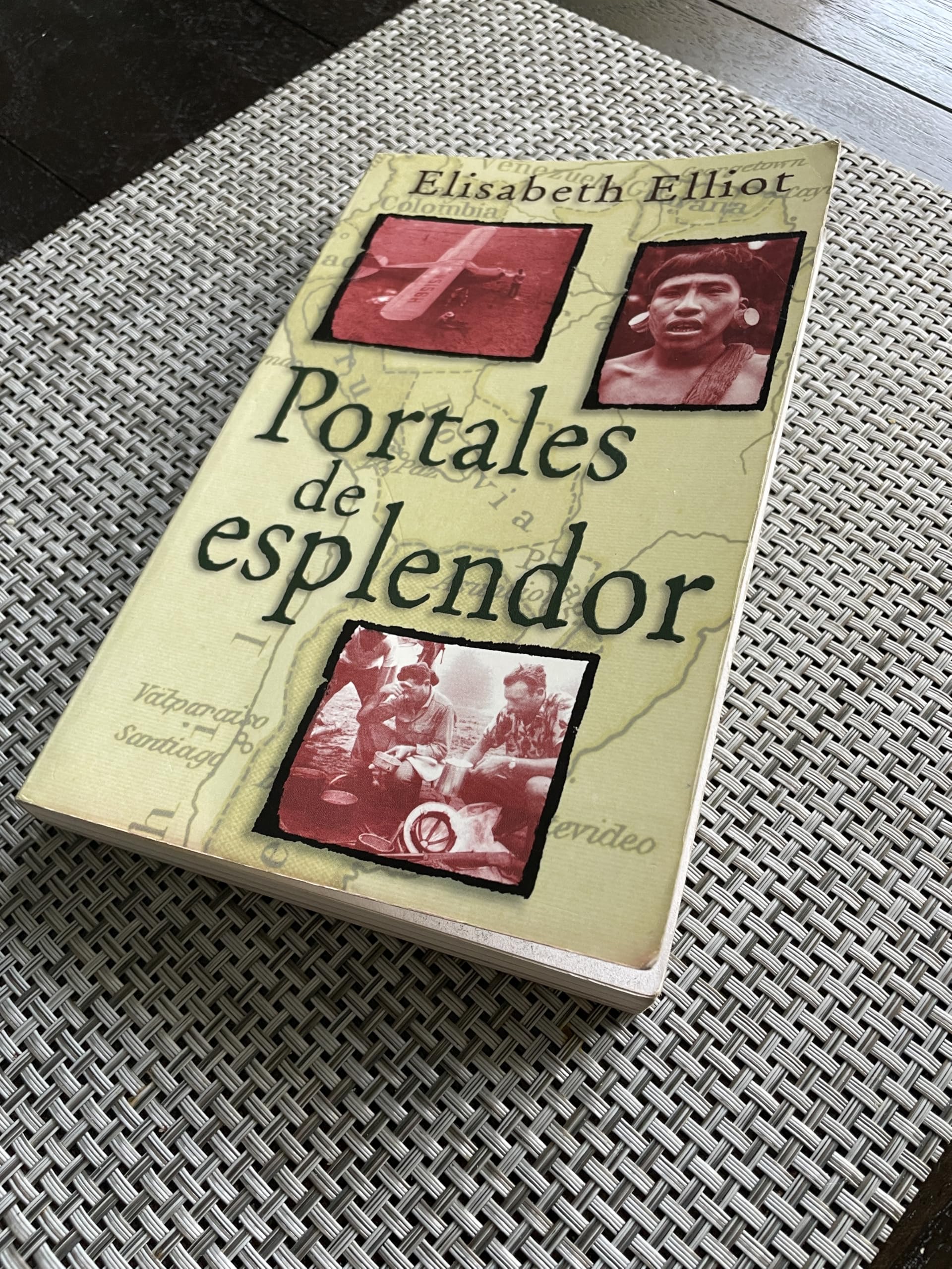 Portales De Esplendor/ Through Gates of Splendor Religion & Esotericism