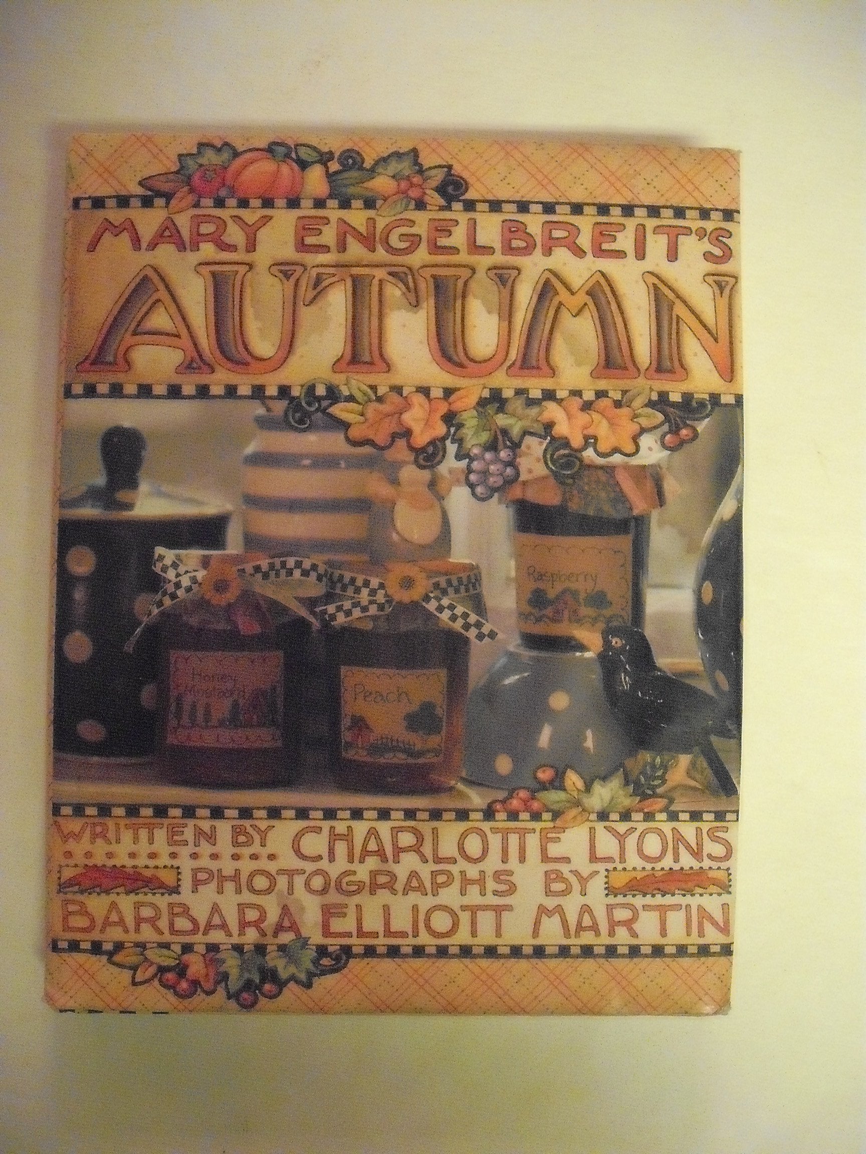 Mary Engelbreit's Autumn: Craft Book Hobbies & Crafts