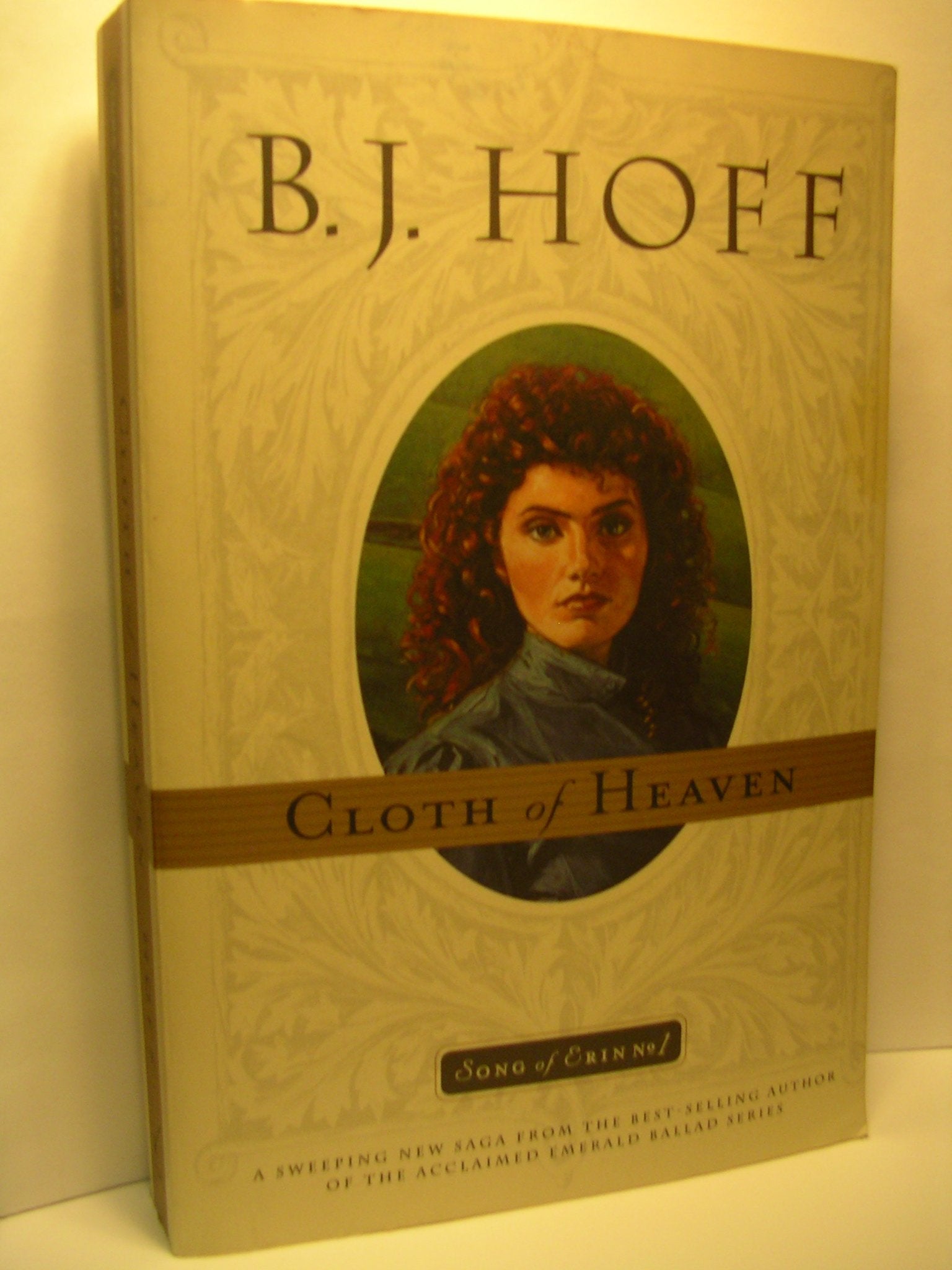 Cloth of Heaven (Song of Erin/B.J. Hoff, No 1) Contemporary literature
