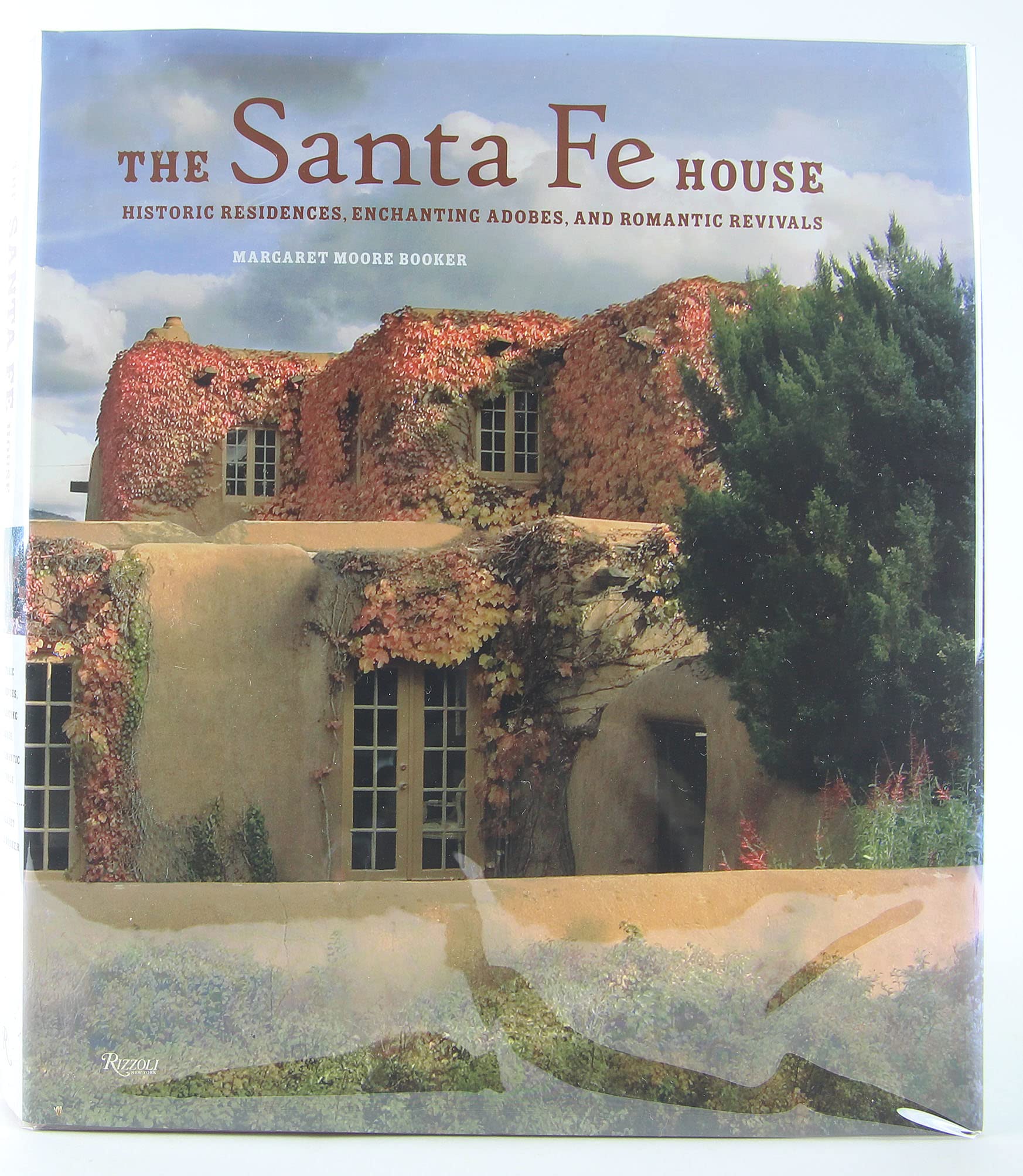 The Santa Fe House: Enchanting Adobes and Romantic Revivals Architecture