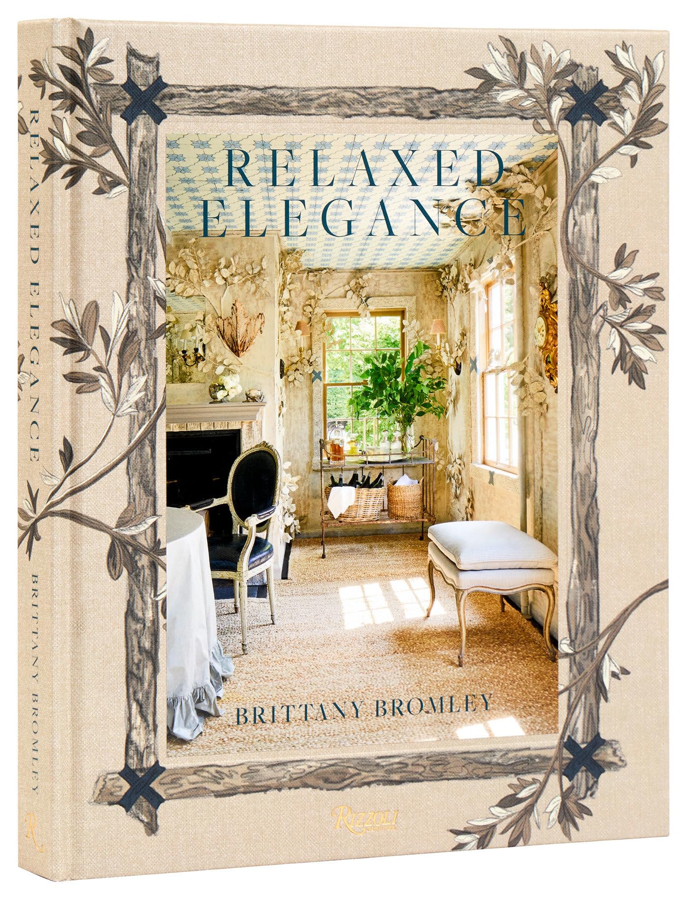 Relaxed Elegance: Rooms for Living Well Architecture