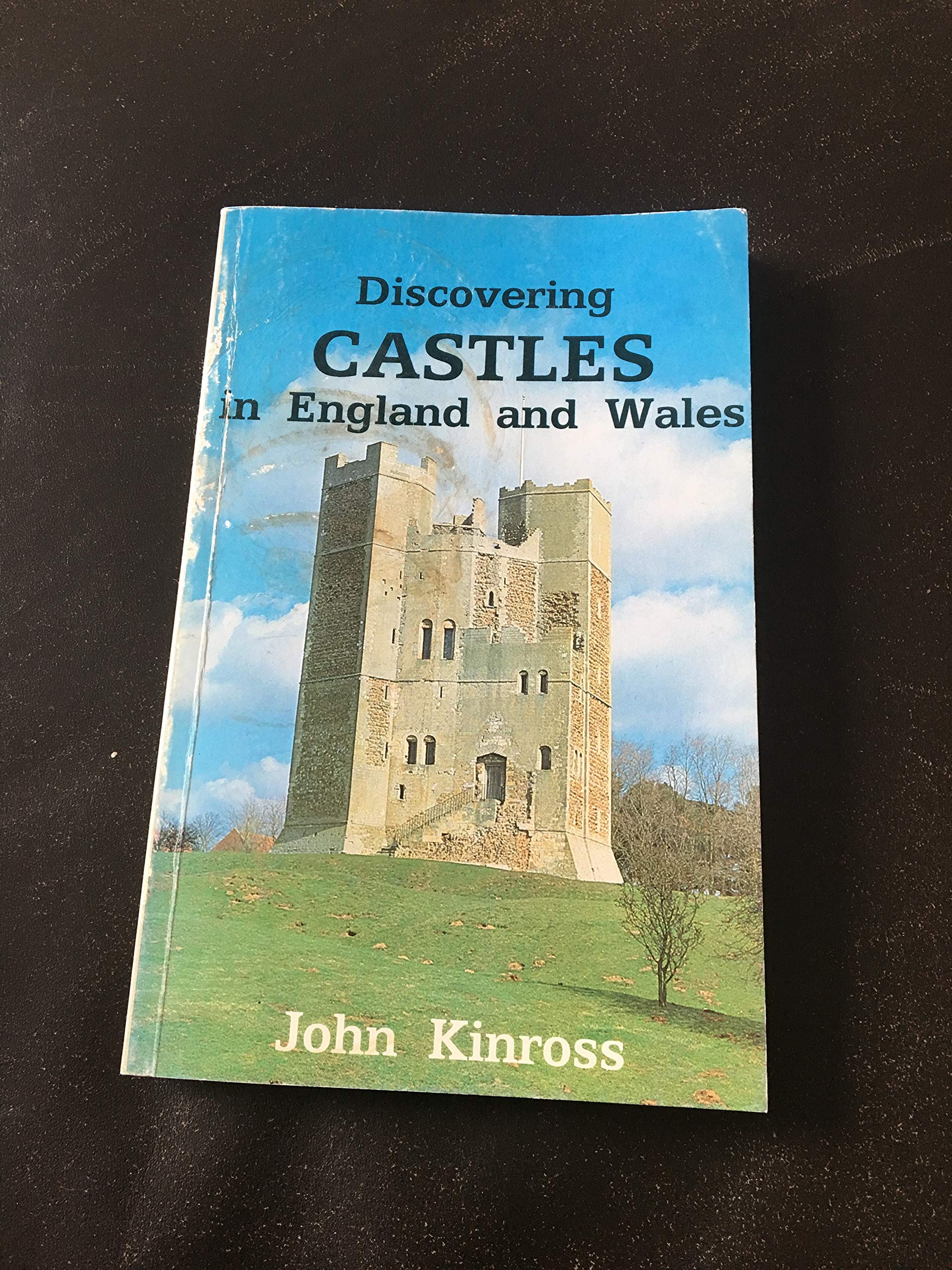 Discovering Castles in England and Wales (Discovering S.) Architecture