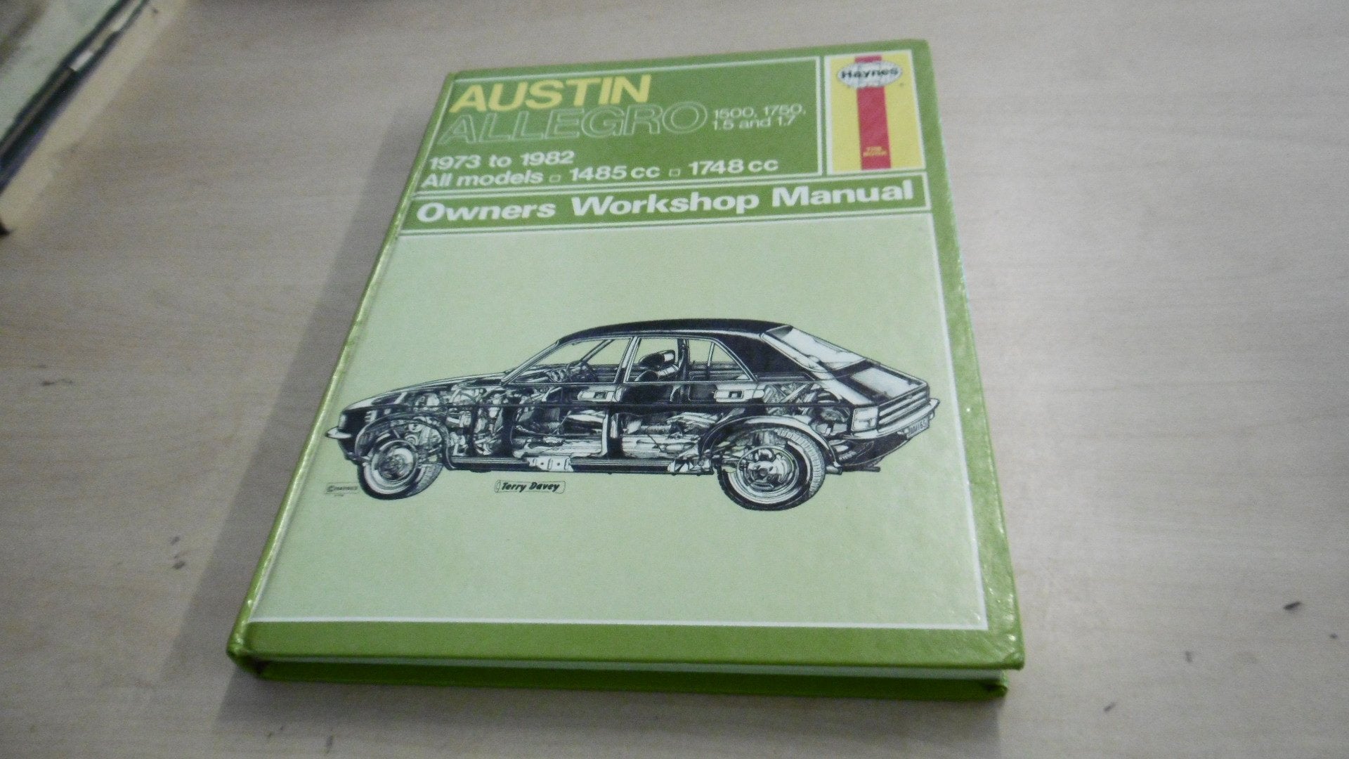 Austin Allegro 1500/1750 1973-82 Owner's Workshop Manual book
