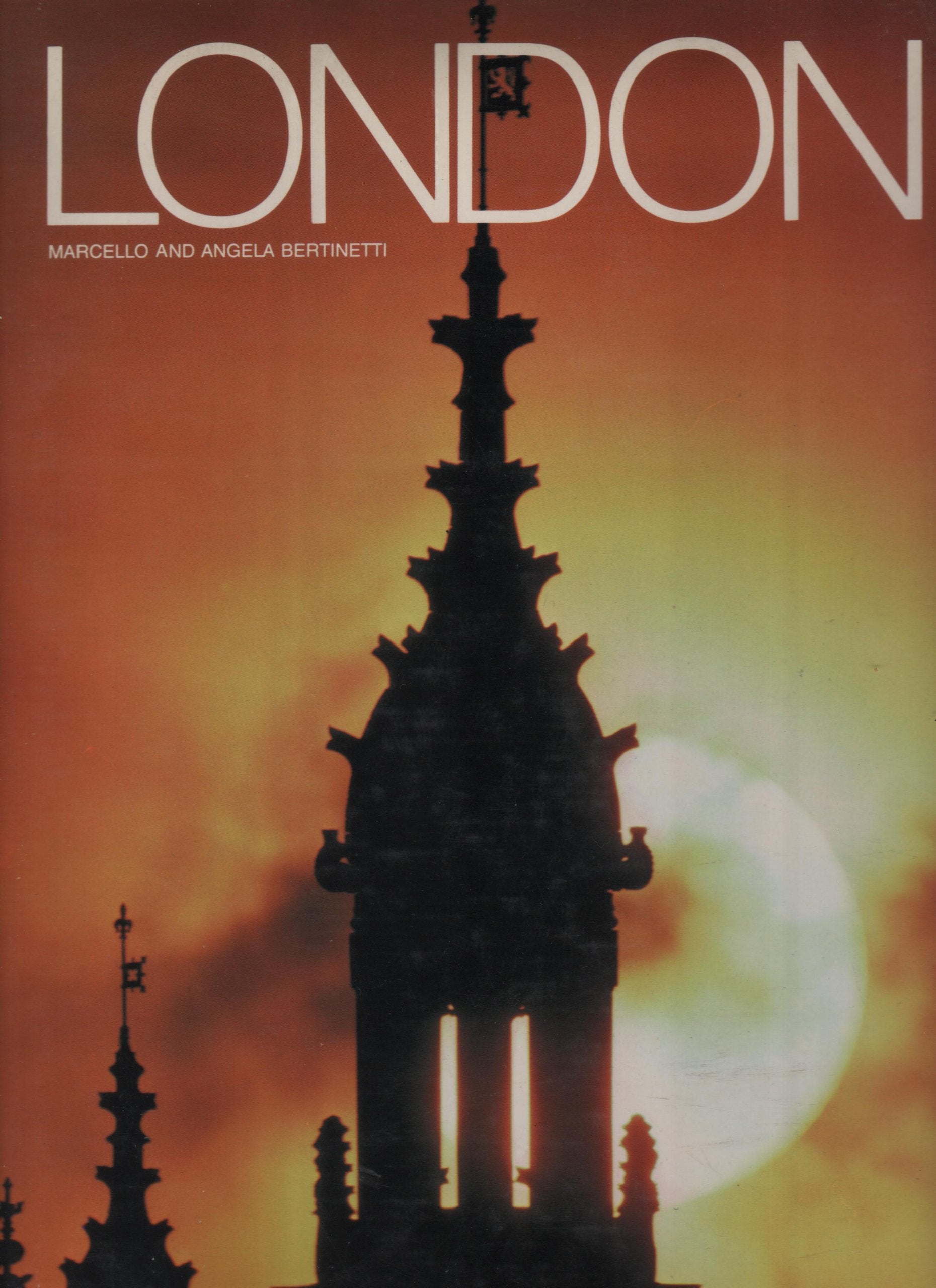 London: The great London ; streets, people, old buildings ; trooping the colour ; glimpses ; lights Books
