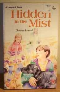 Product Image: Hidden in the Mist (Leopard Books)