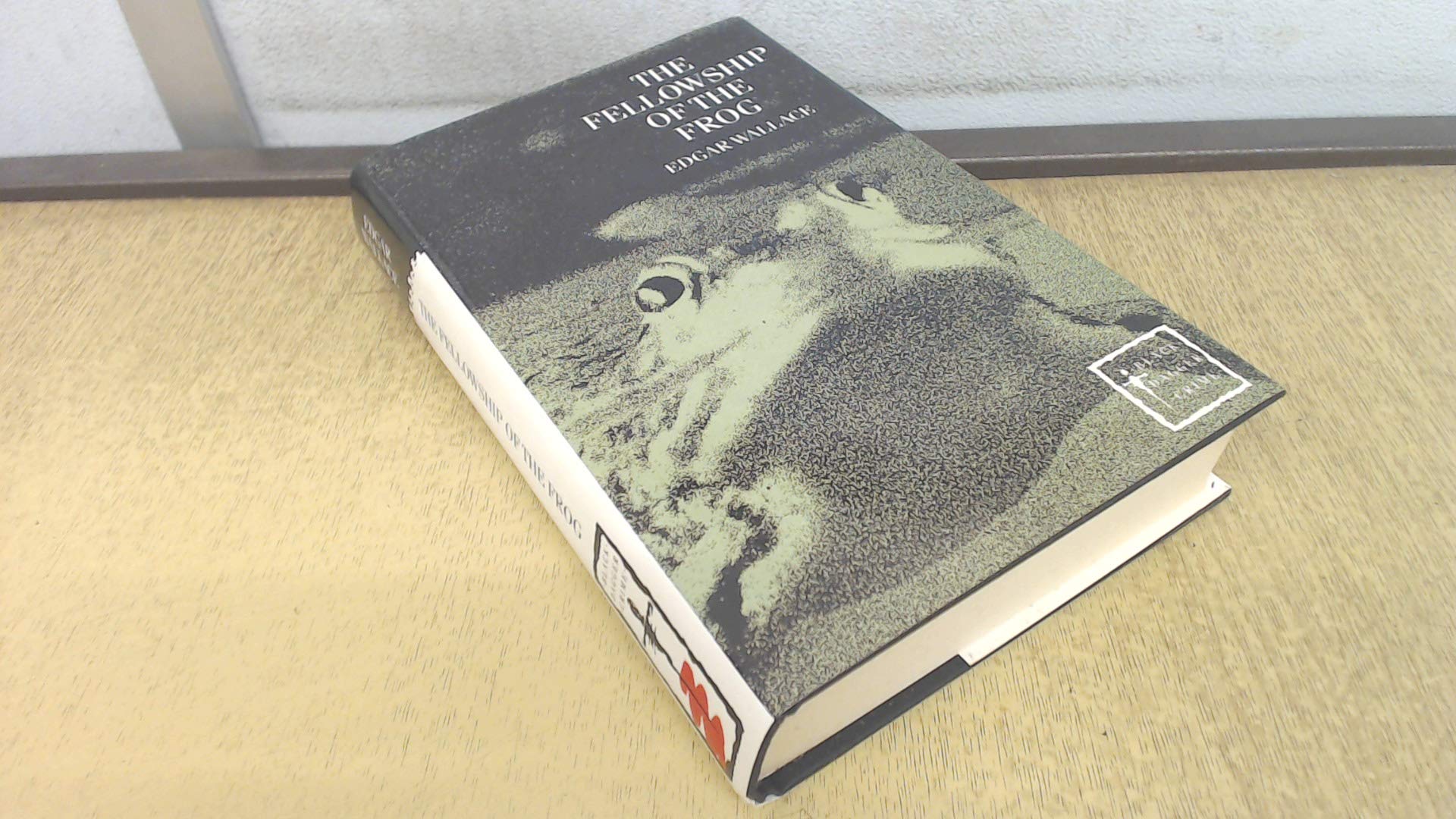 Fellowship of the Frog (Black Dagger Crime S.) Contemporary literature