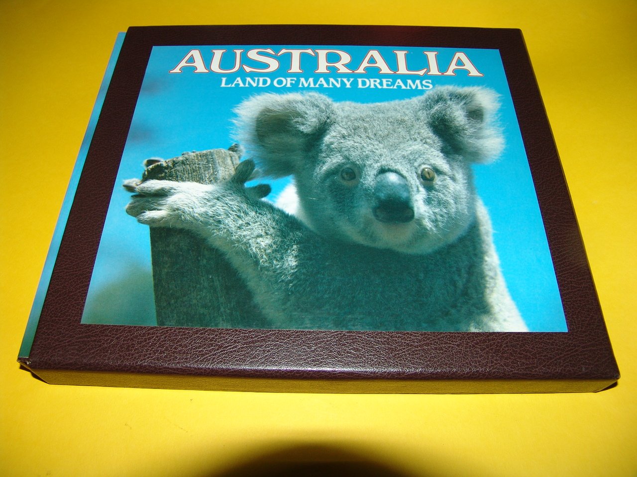 AUSTRALIA Land of many dreams Books