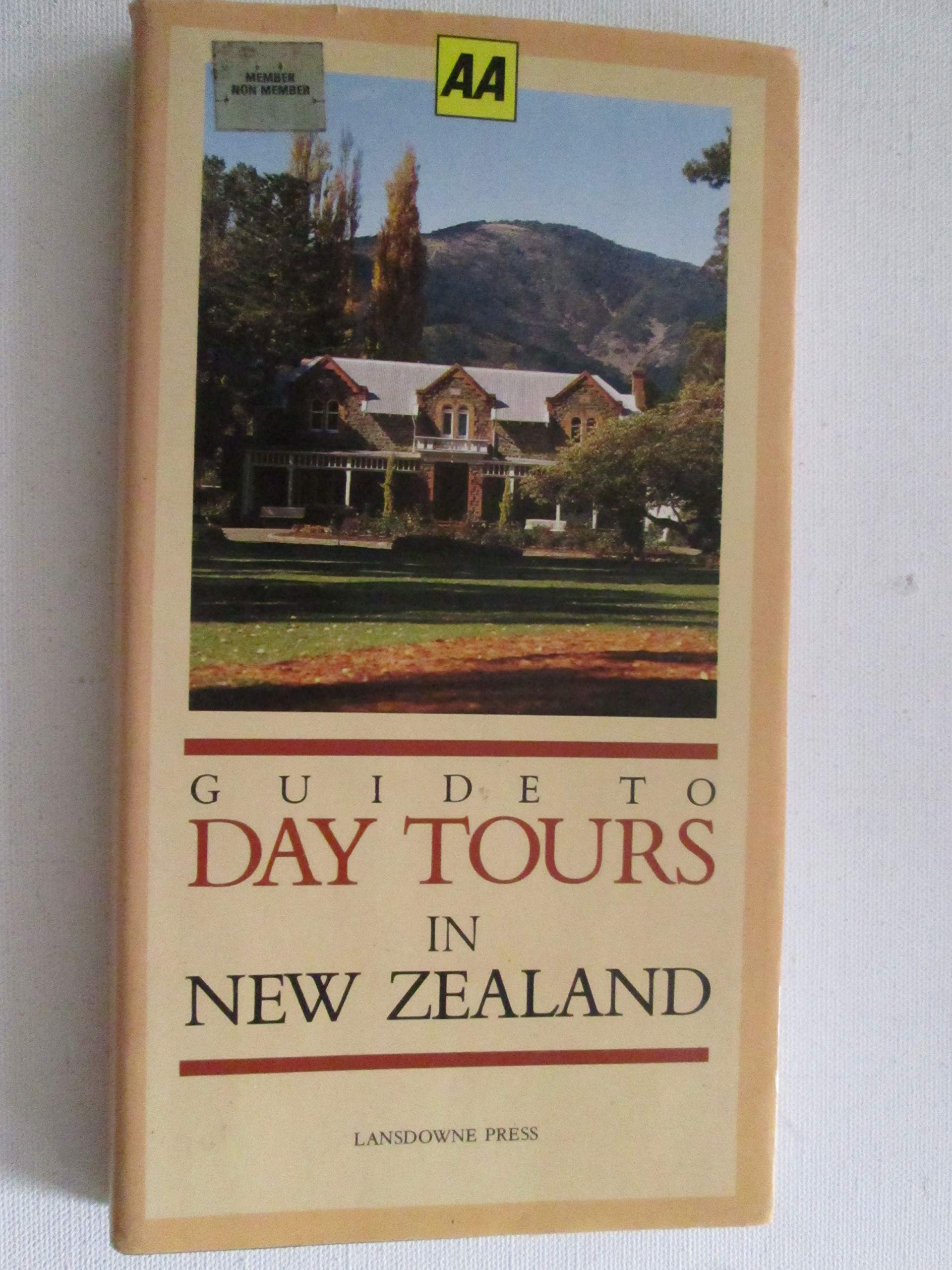 AA guide to day tours in New Zealand book